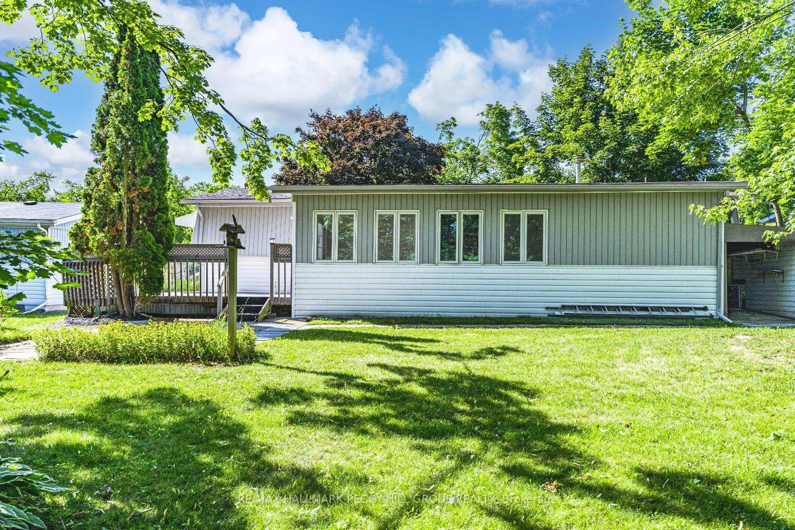 Photo 12 of 12 Flora Court, Innisfil, Rural Innisfil — HOMEH