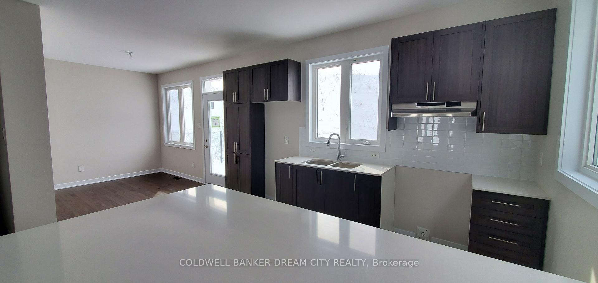 Photo 2 of 678 Expansion Road, Ottawa, Barrhaven - Half Moon Bay — HOMEH