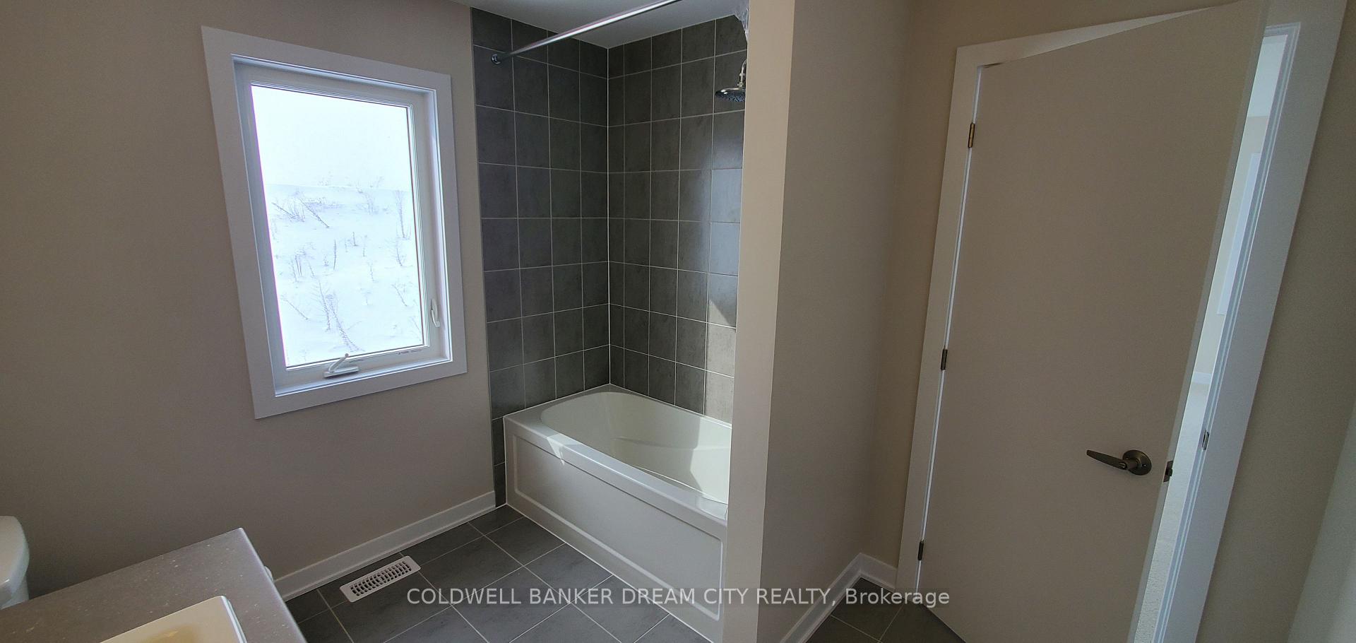 Photo 8 of 678 Expansion Road, Ottawa, Barrhaven - Half Moon Bay — HOMEH