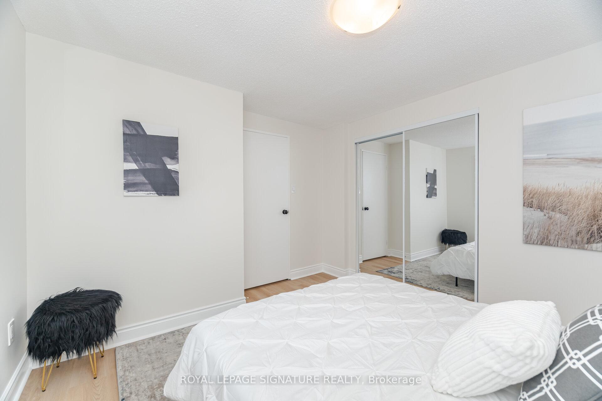Photo 14 of 12 Browning Trail, Barrie, Letitia Heights — HOMEH