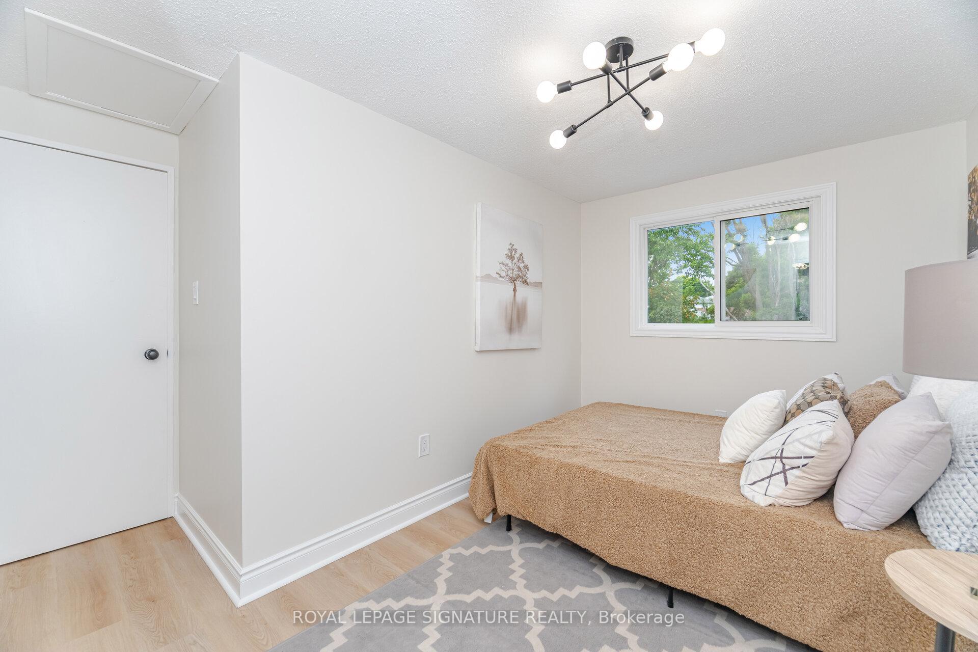 Photo 16 of 12 Browning Trail, Barrie, Letitia Heights — HOMEH