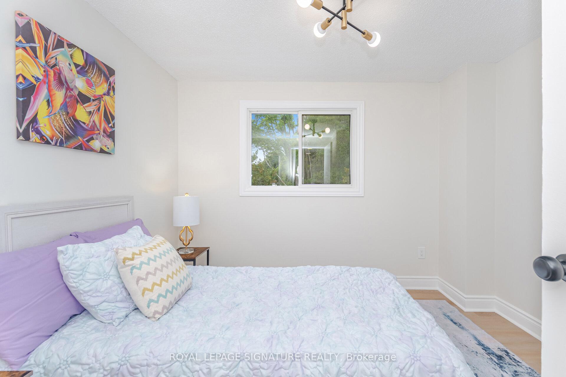 Photo 17 of 12 Browning Trail, Barrie, Letitia Heights — HOMEH