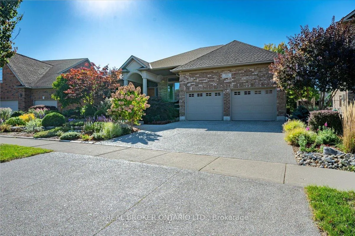 Photo 3 of 392 Deer Ridge Drive, Kitchener — HOMEH