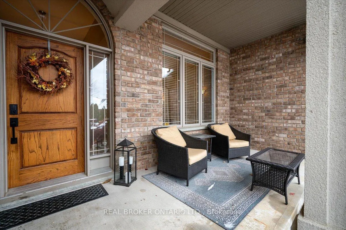 Photo 4 of 392 Deer Ridge Drive, Kitchener — HOMEH