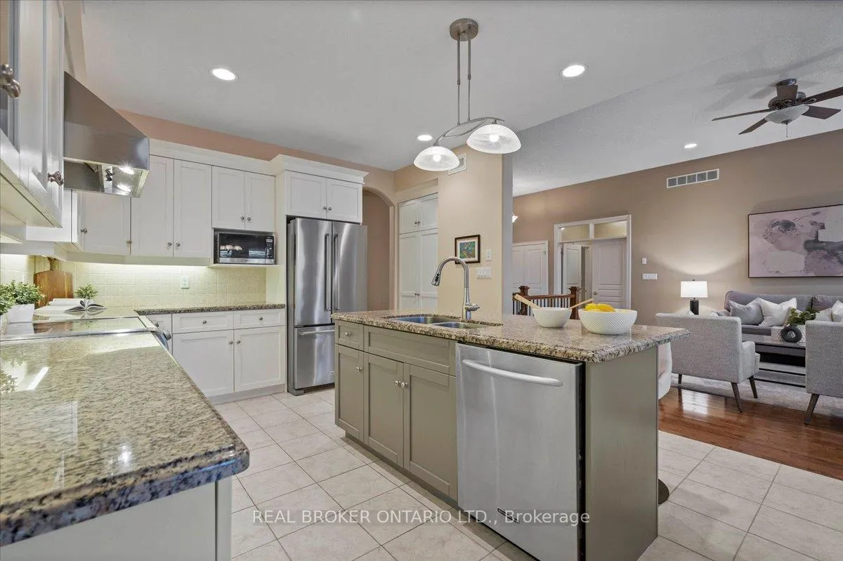 Photo 9 of 392 Deer Ridge Drive, Kitchener — HOMEH