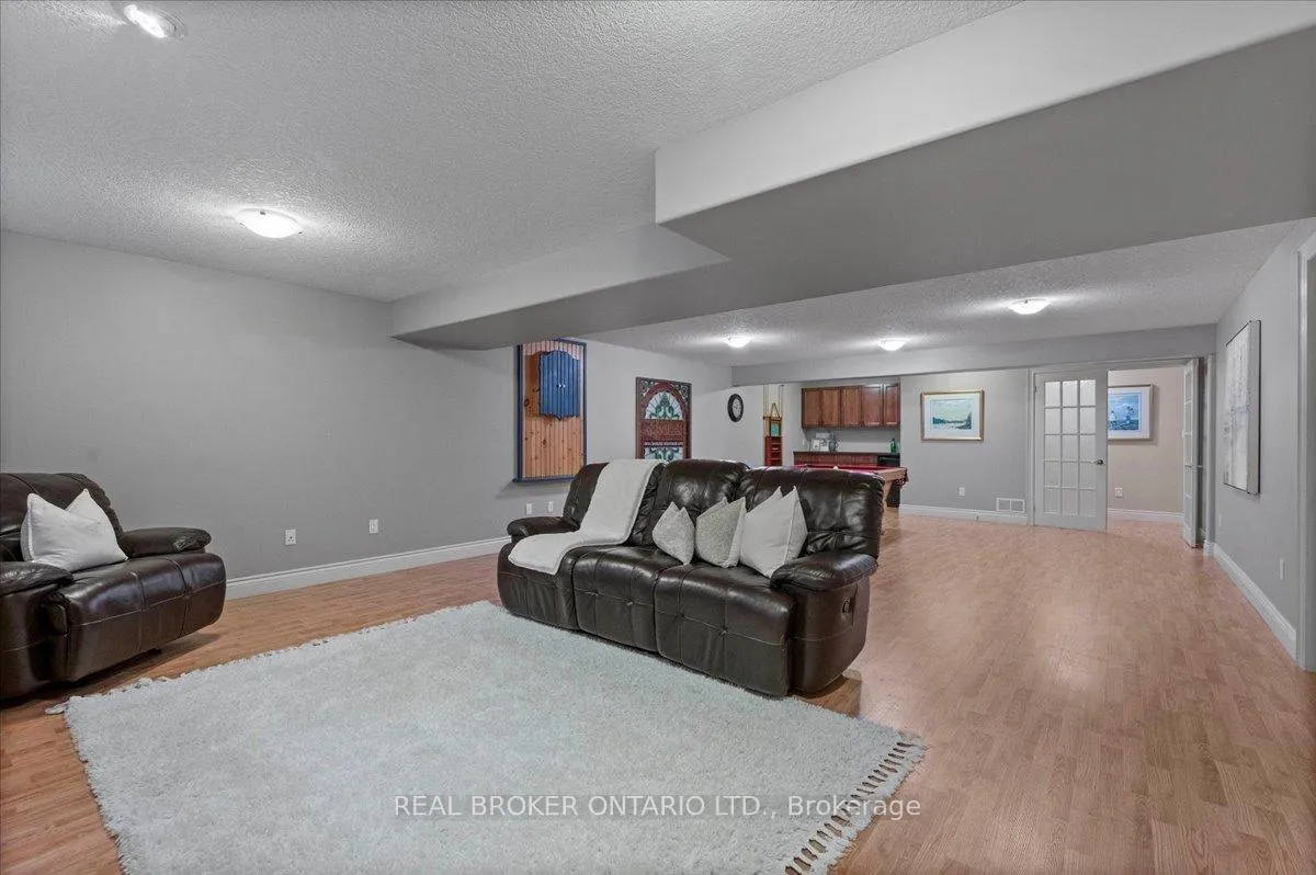 Photo 31 of 392 Deer Ridge Drive, Kitchener — HOMEH