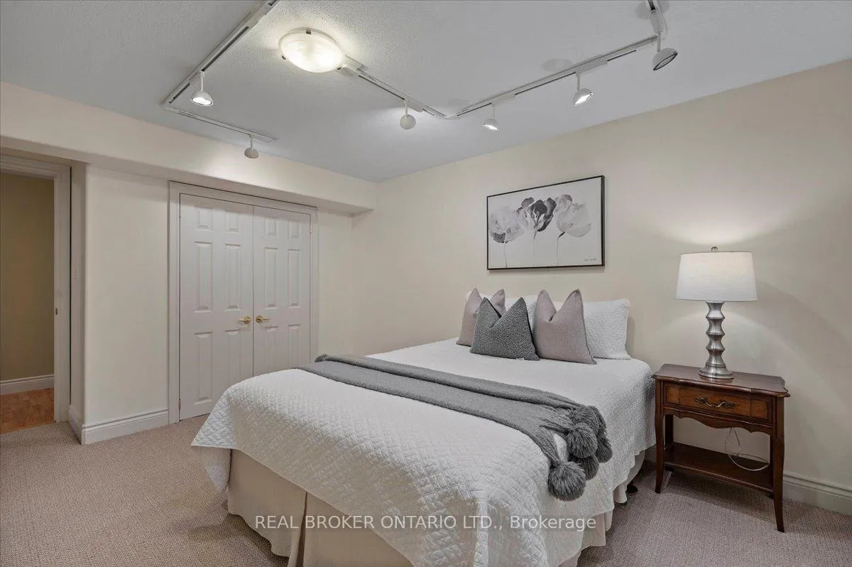 Photo 33 of 392 Deer Ridge Drive, Kitchener — HOMEH