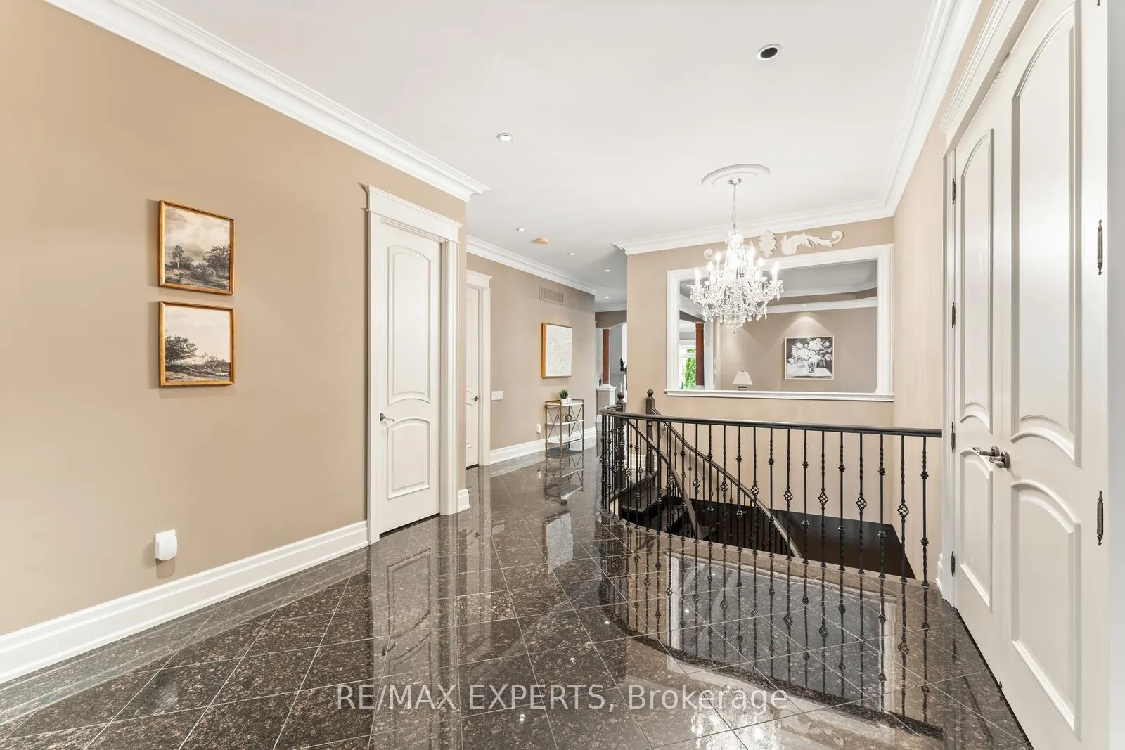 Photo 8 of 21 Rainbow's End, Vaughan, Kleinburg — HOMEH