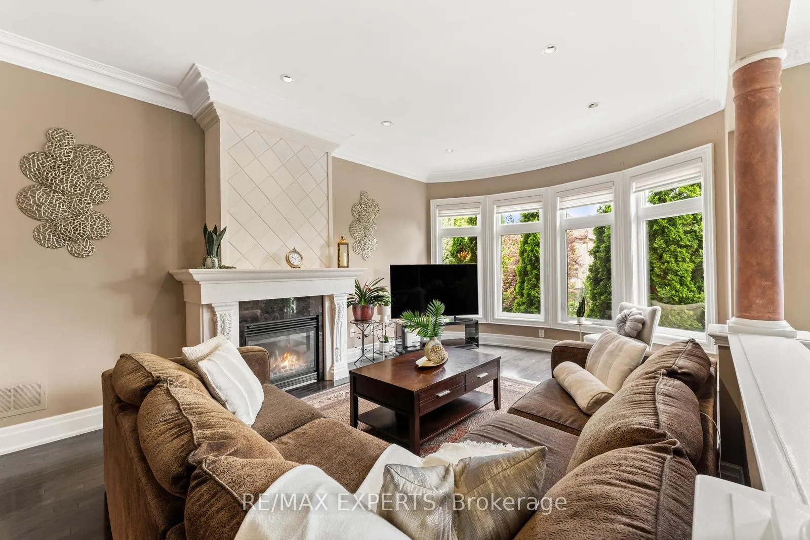 Photo 12 of 21 Rainbow's End, Vaughan, Kleinburg — HOMEH