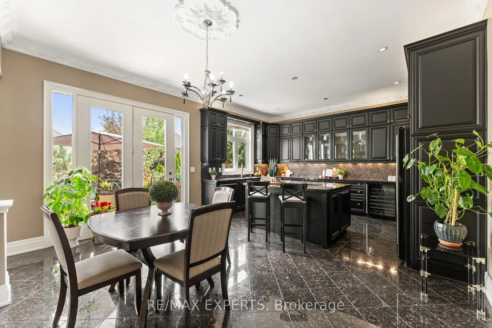 Photo 15 of 21 Rainbow's End, Vaughan, Kleinburg — HOMEH