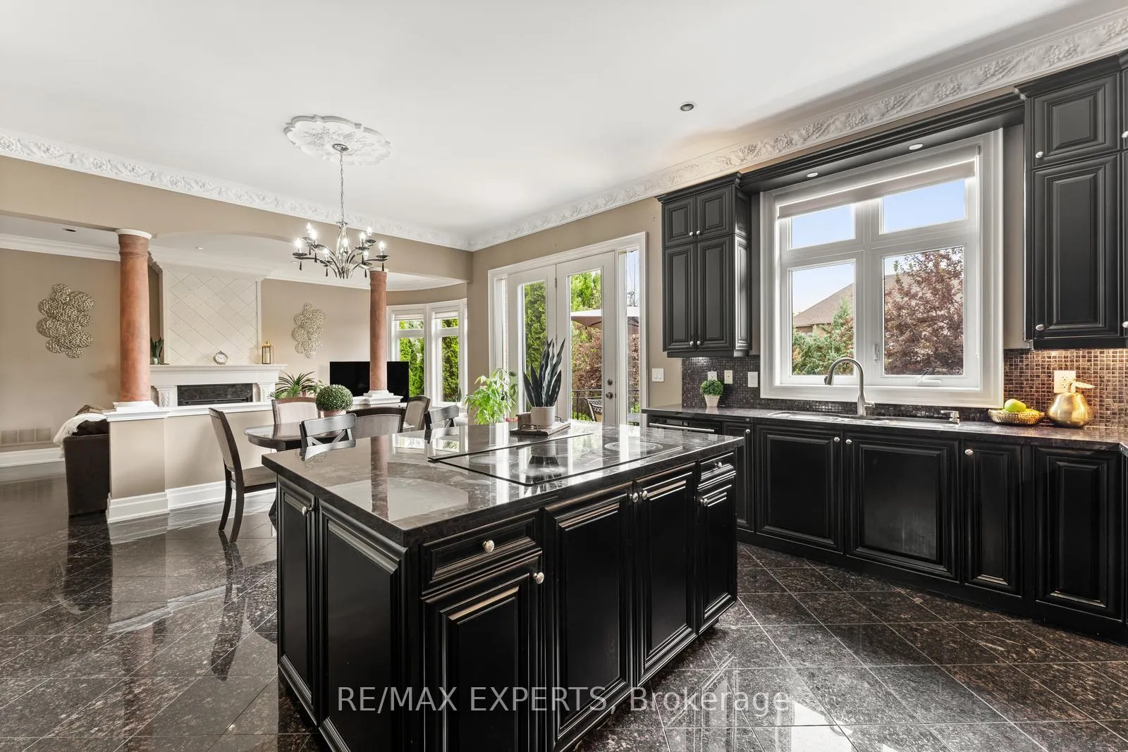 Photo 18 of 21 Rainbow's End, Vaughan, Kleinburg — HOMEH
