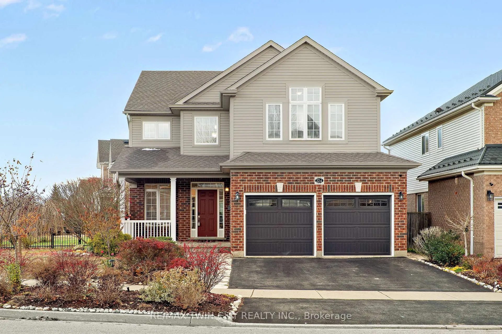 Photo 1 of 224 Ridgemere Court, Kitchener — HOMEH