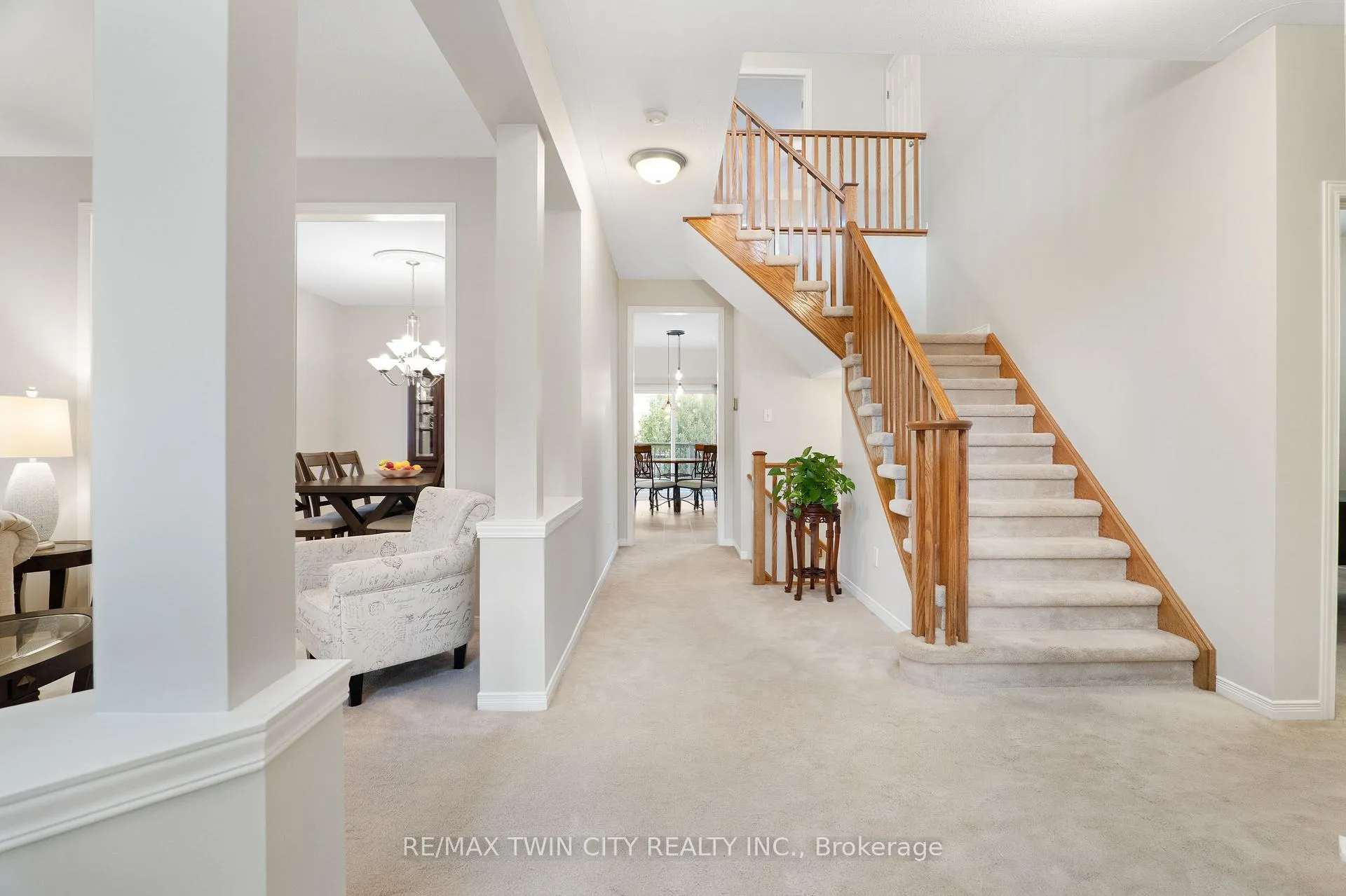 Photo 7 of 224 Ridgemere Court, Kitchener — HOMEH