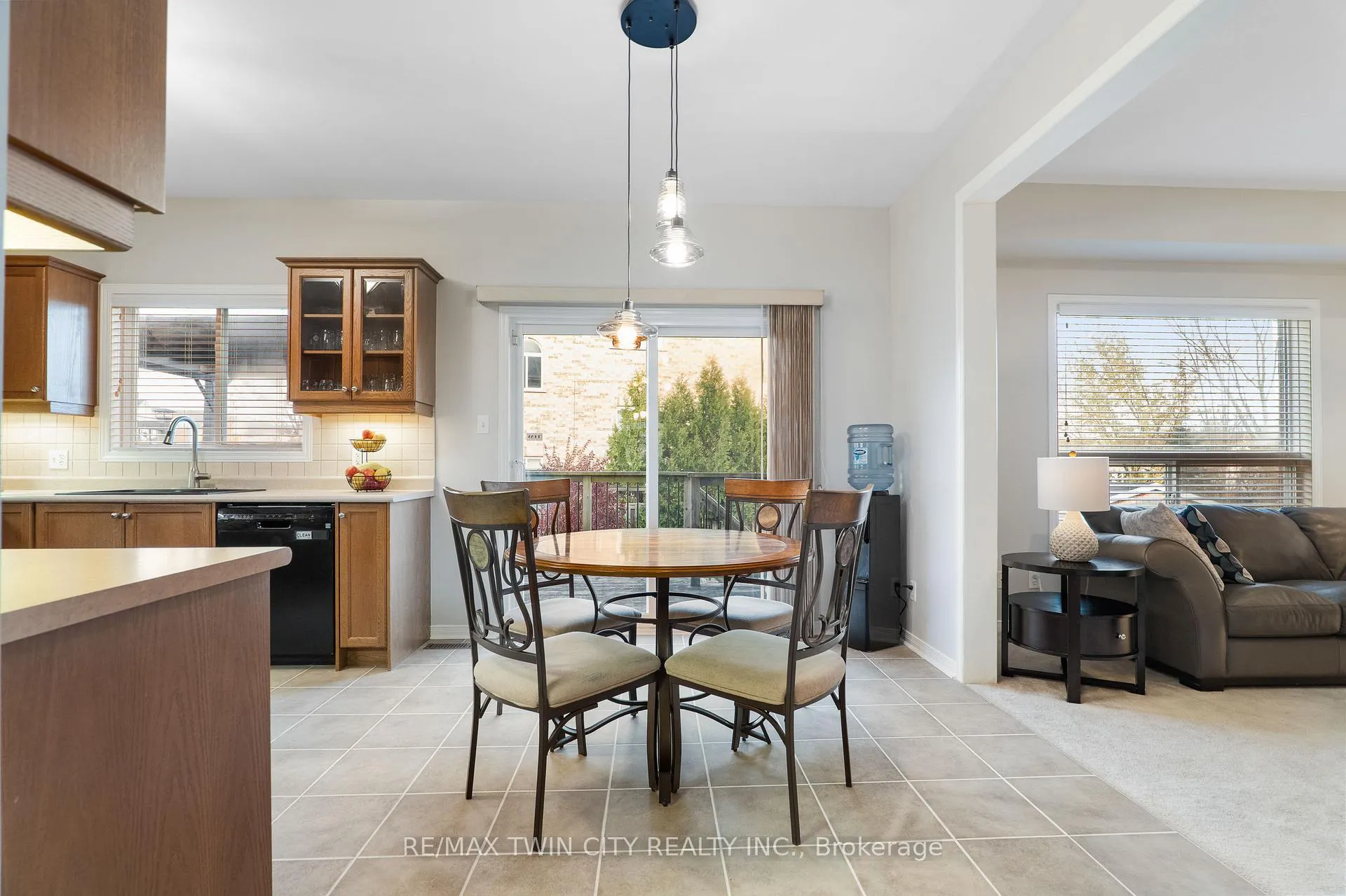 Photo 16 of 224 Ridgemere Court, Kitchener — HOMEH