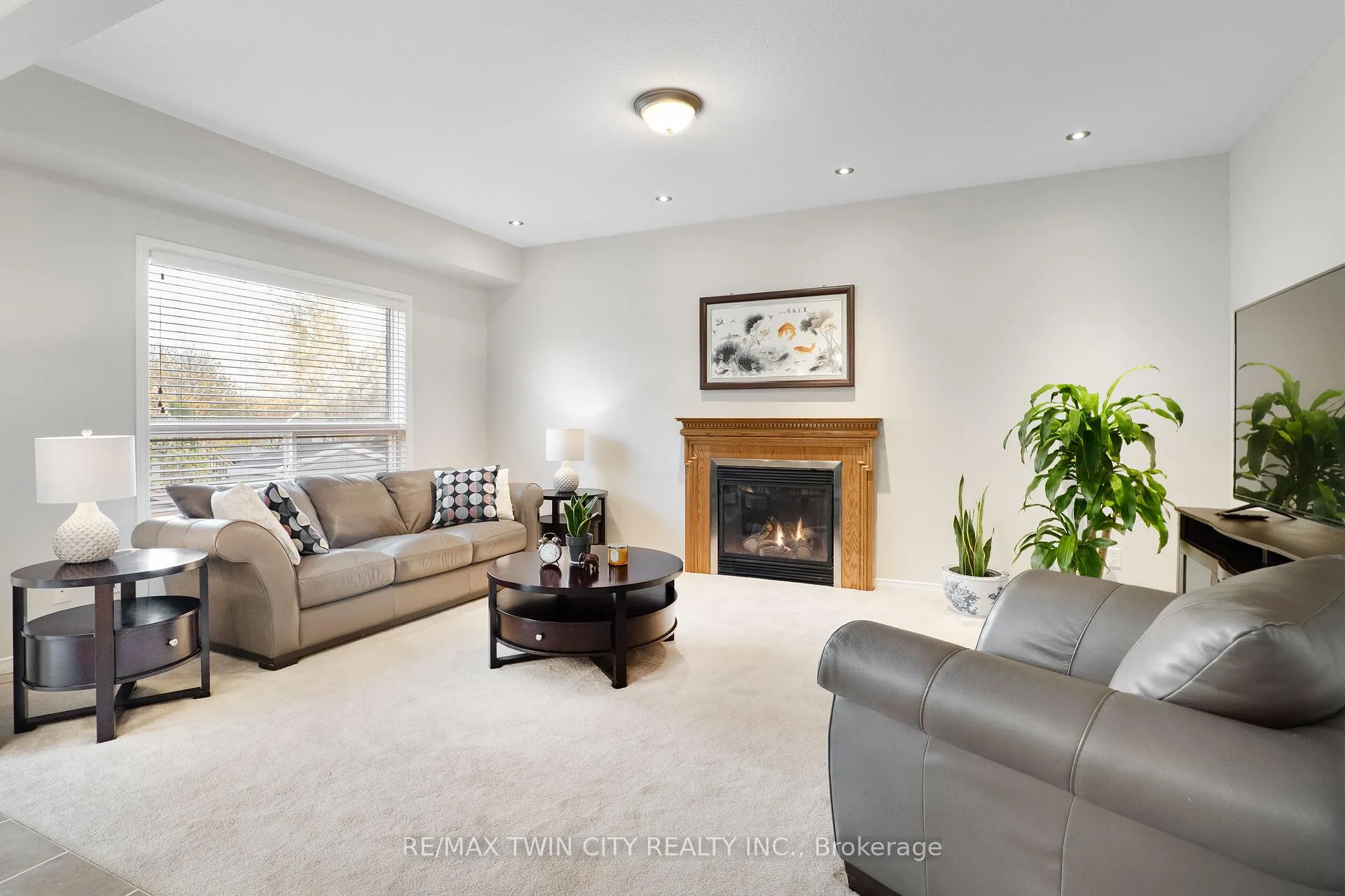 Photo 17 of 224 Ridgemere Court, Kitchener — HOMEH