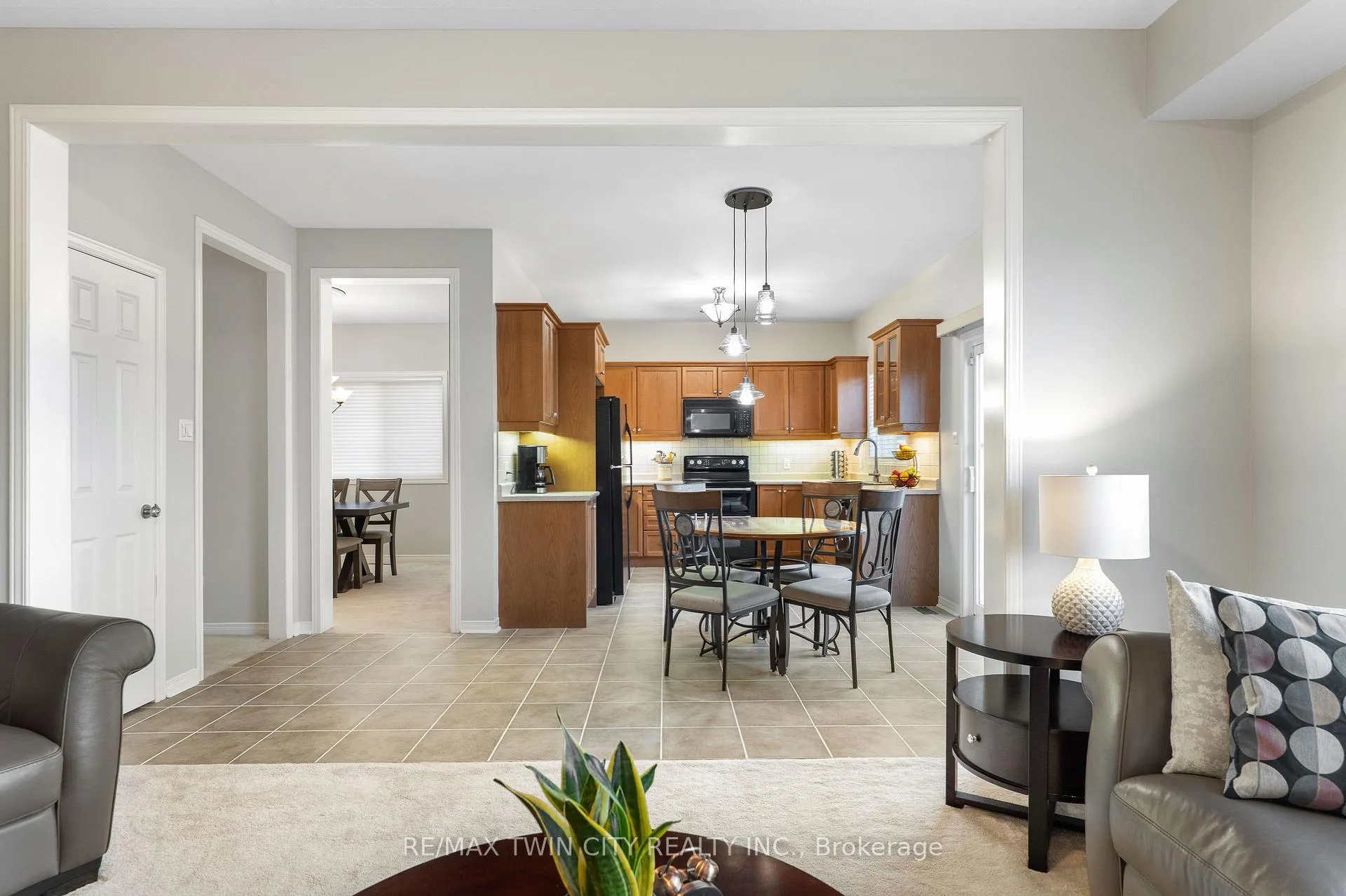 Photo 19 of 224 Ridgemere Court, Kitchener — HOMEH