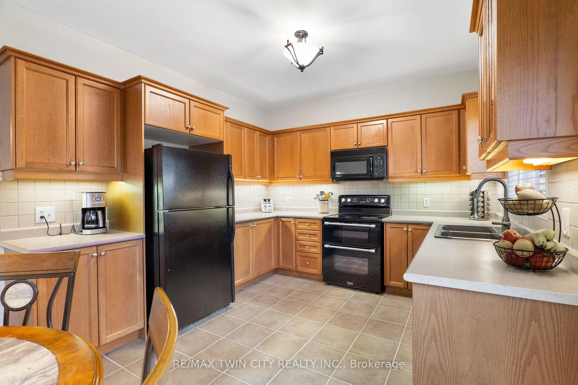 Photo 20 of 224 Ridgemere Court, Kitchener — HOMEH