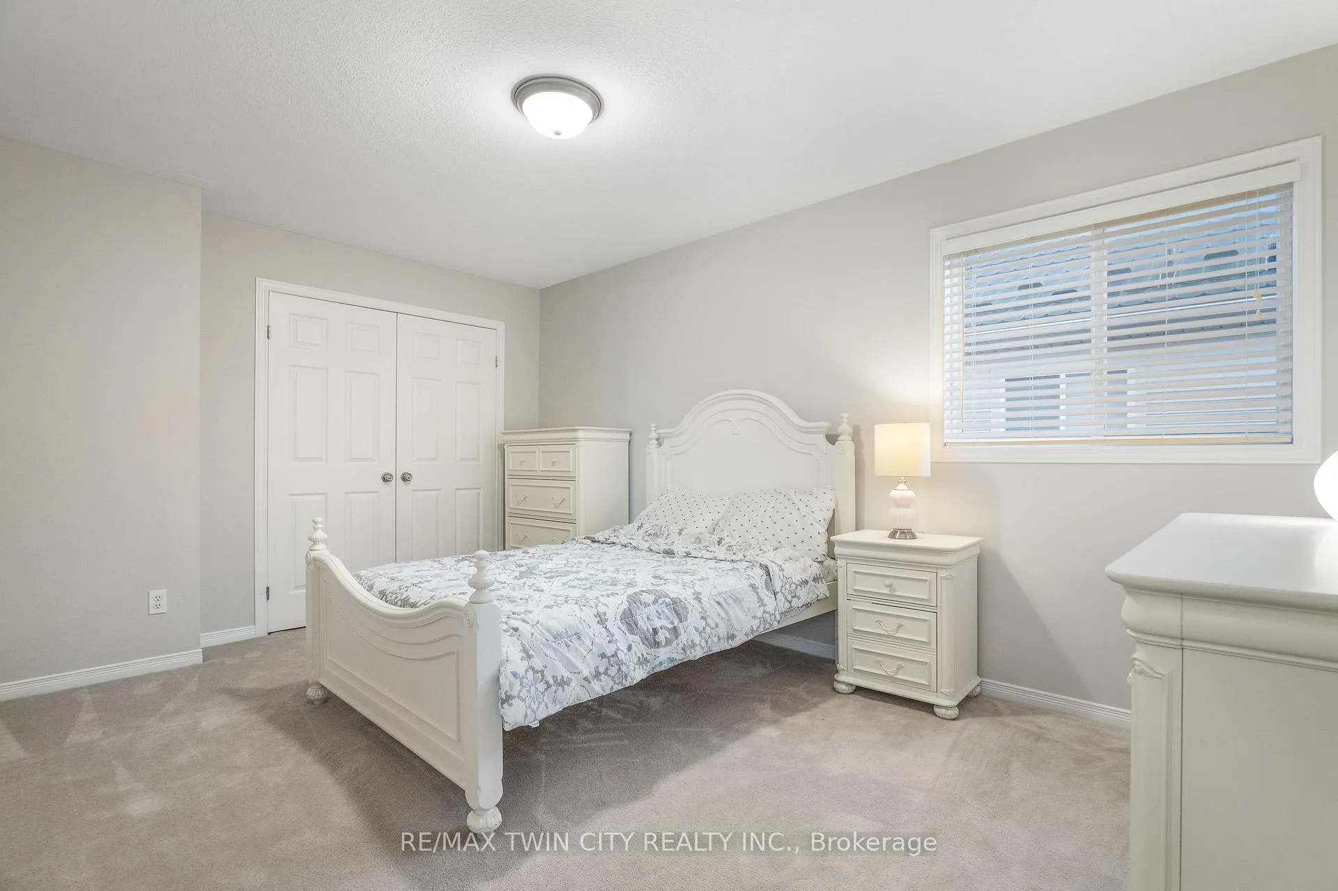 Photo 33 of 224 Ridgemere Court, Kitchener — HOMEH
