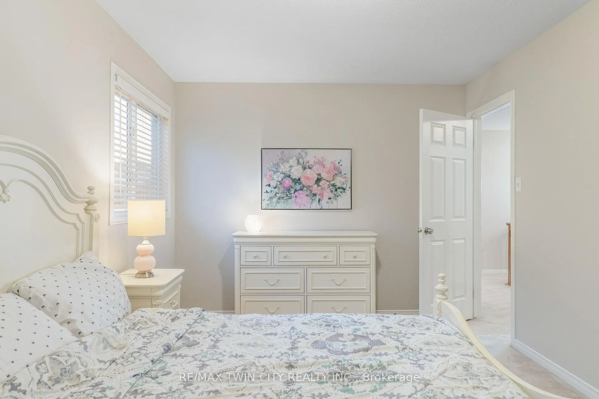 Photo 34 of 224 Ridgemere Court, Kitchener — HOMEH