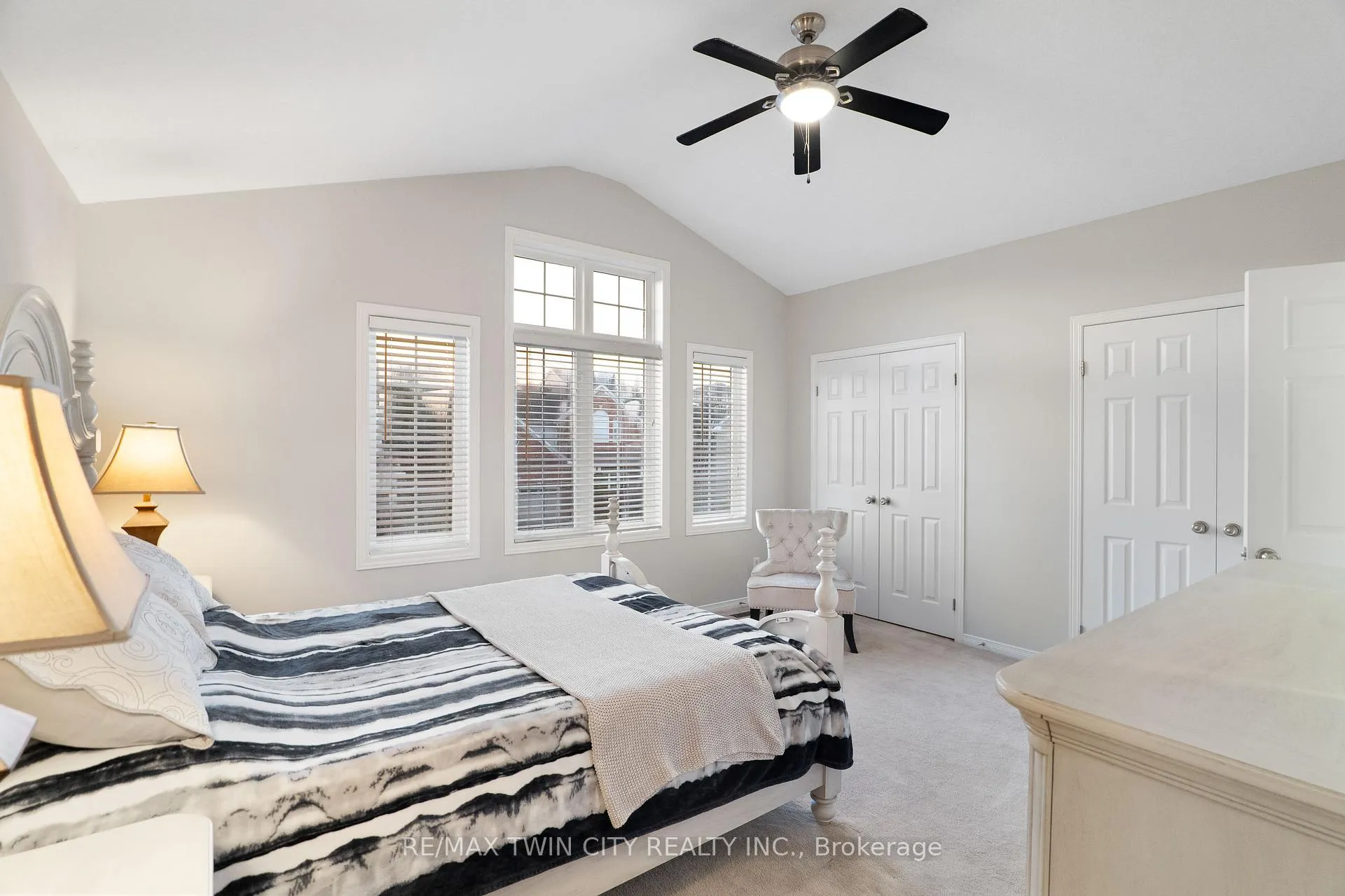 Photo 36 of 224 Ridgemere Court, Kitchener — HOMEH
