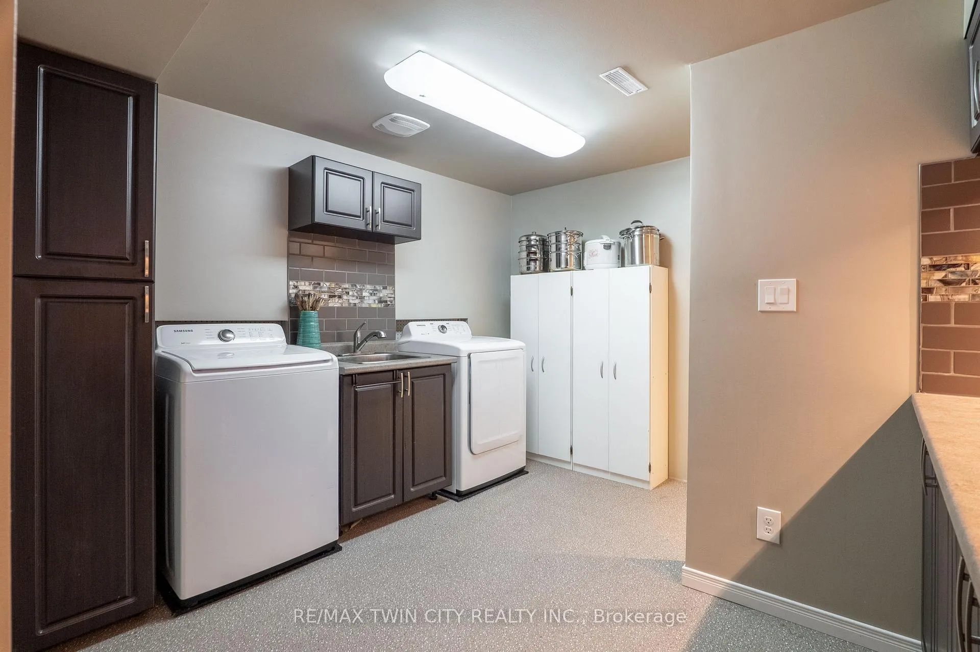 Photo 40 of 224 Ridgemere Court, Kitchener — HOMEH