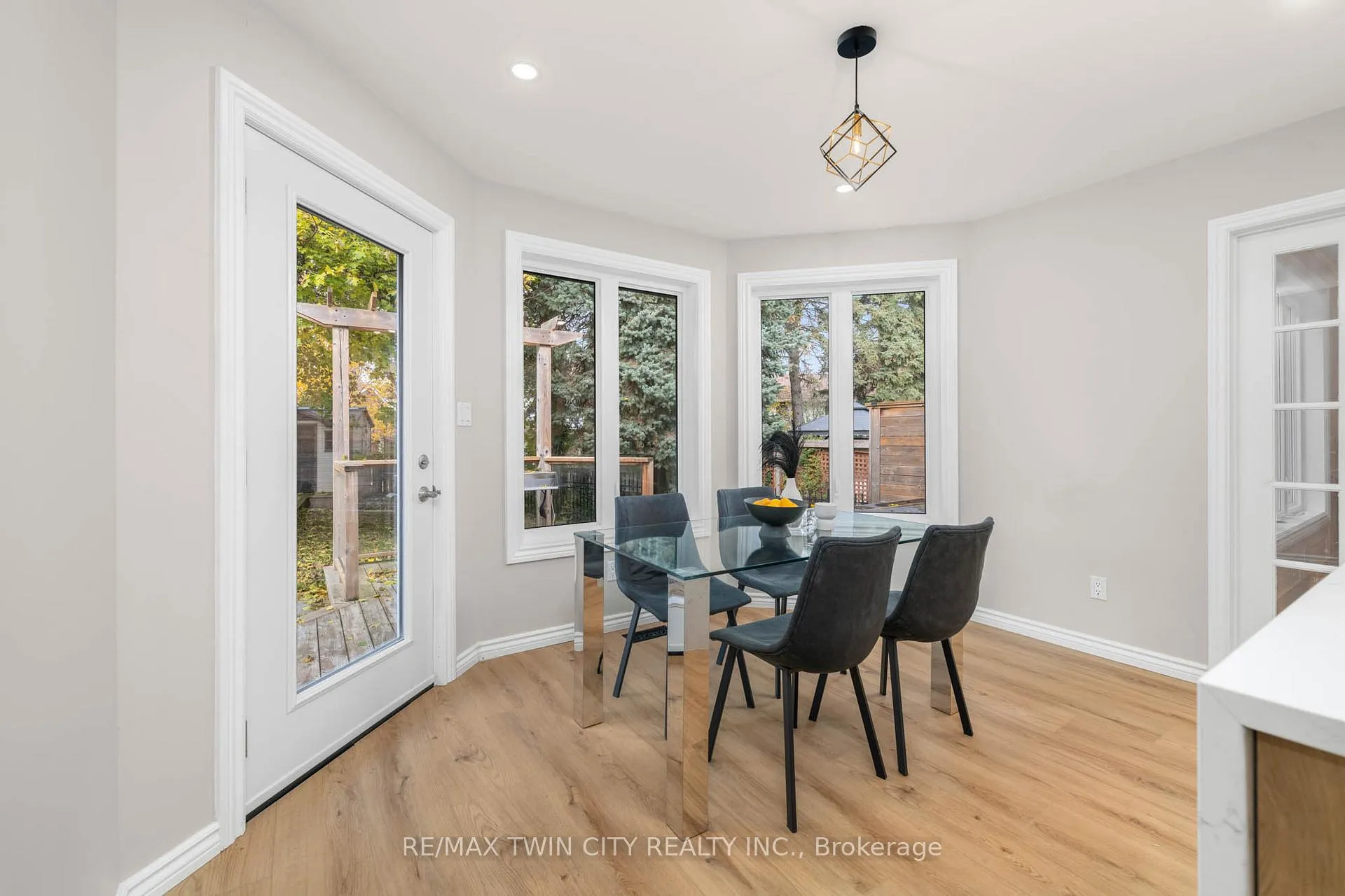Photo 11 of 455 Winchester Drive, Waterloo — HOMEH