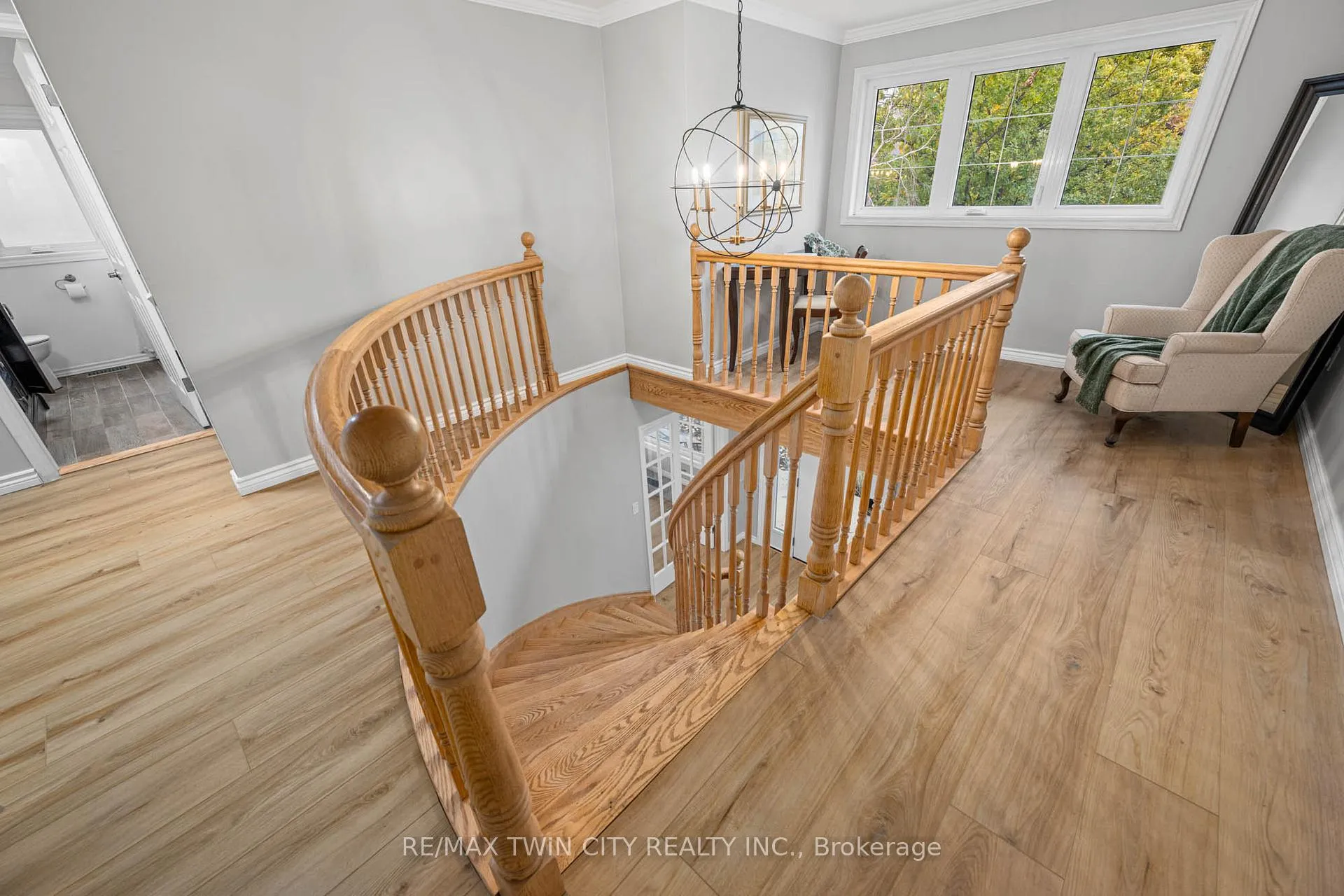 Photo 18 of 455 Winchester Drive, Waterloo — HOMEH