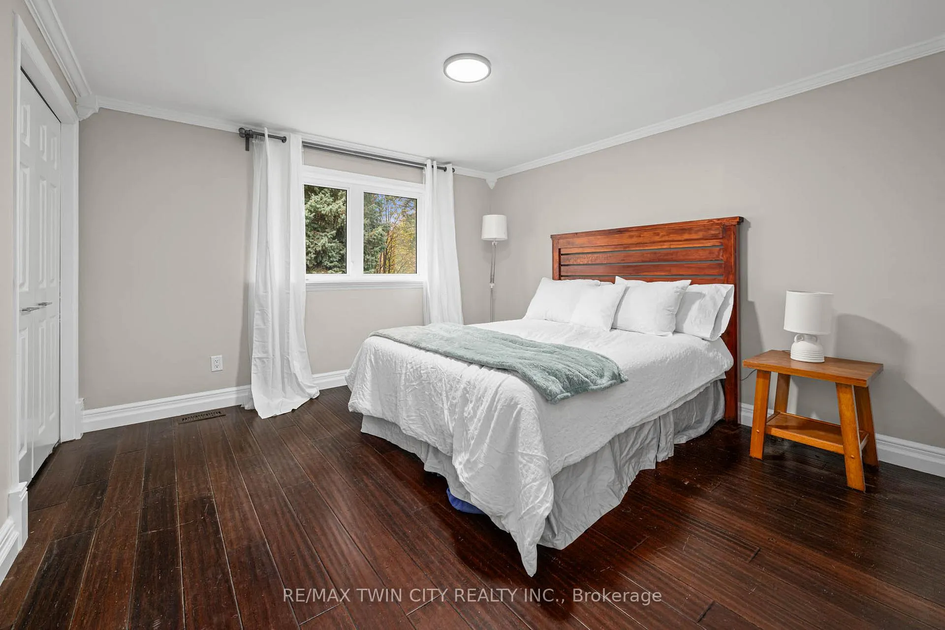 Photo 25 of 455 Winchester Drive, Waterloo — HOMEH