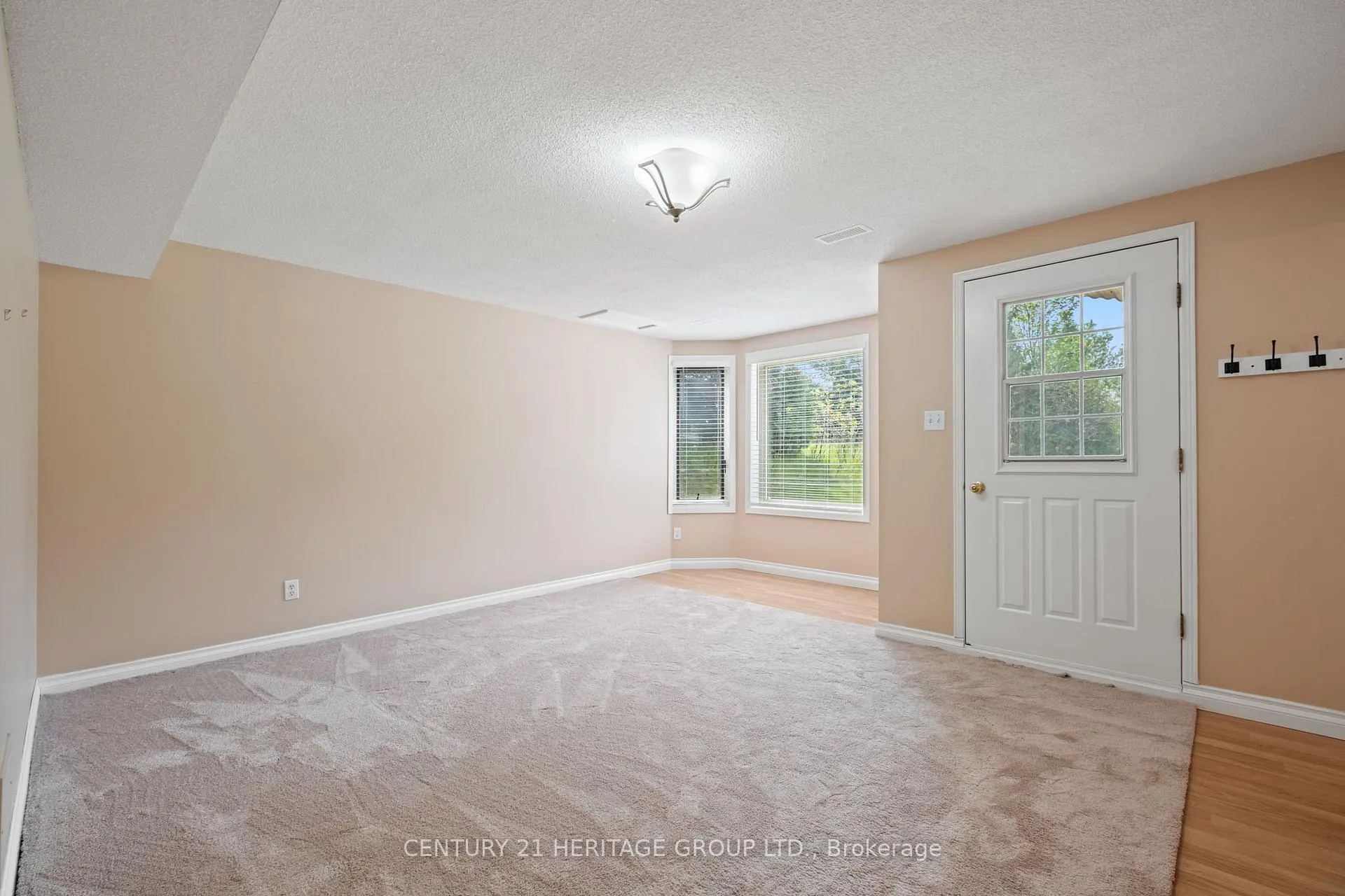 Photo 24 of 5713 Line 6, New Tecumseth, Rural New Tecumseth — HOMEH