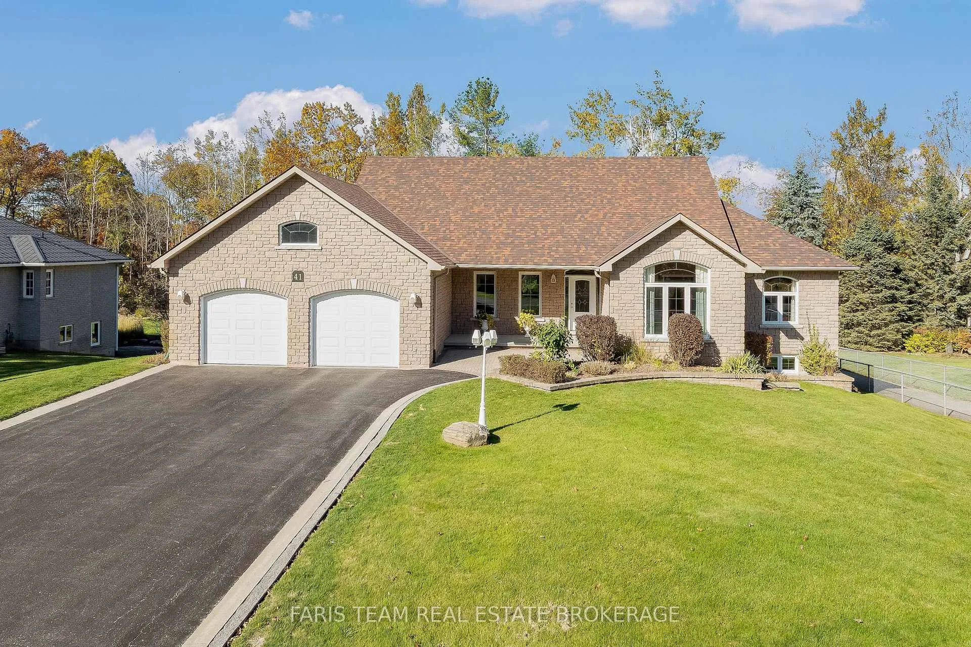 Photo 1 of 41 Paddy Dunn's Circle, Springwater, Midhurst — HOMEH