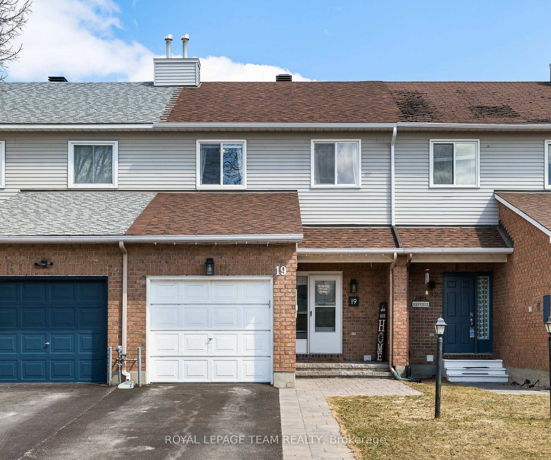 Front of 19 Armadale Crescent