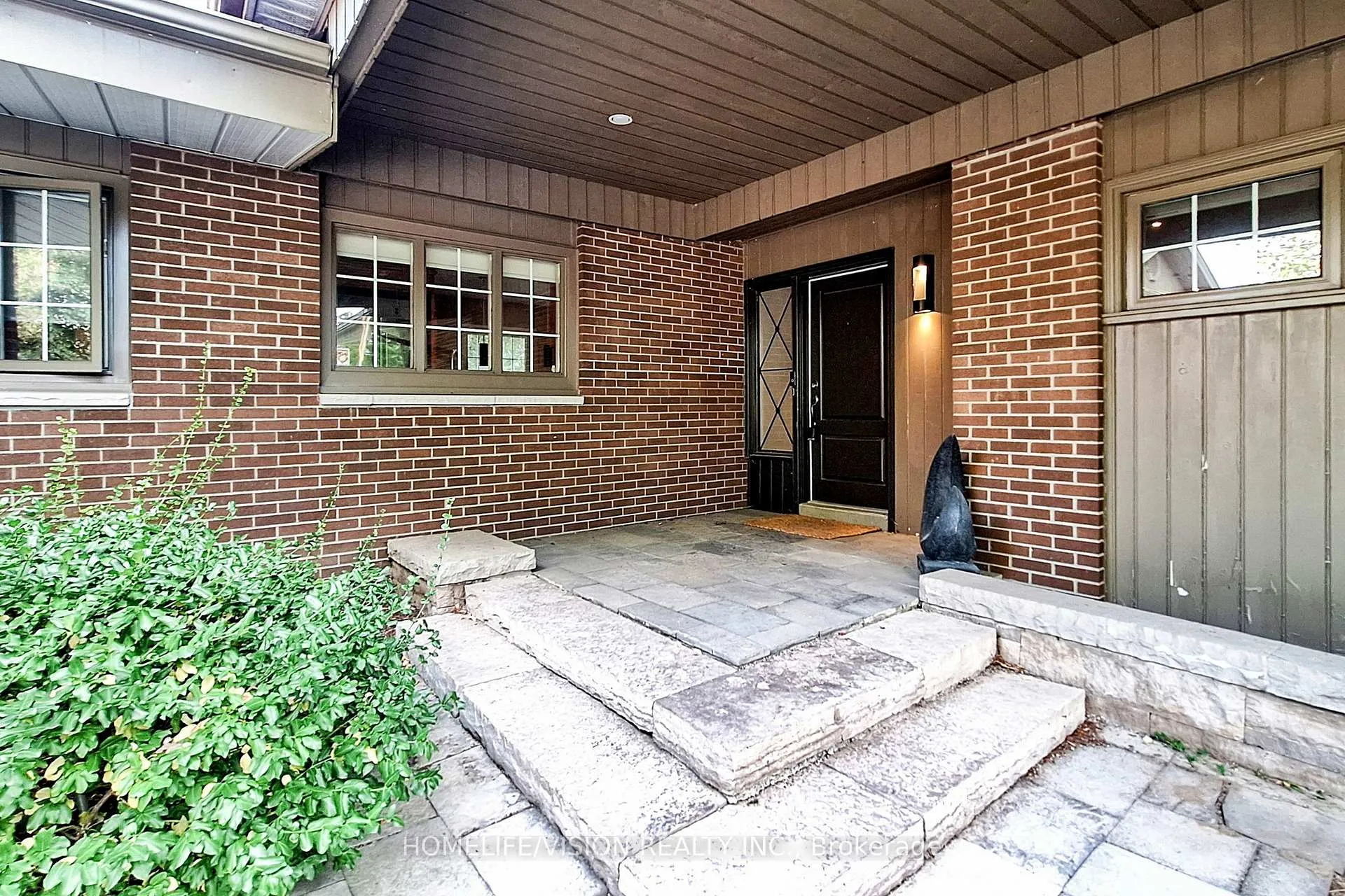 Photo 3 of 135 Patricia Drive, King, King City — HOMEH