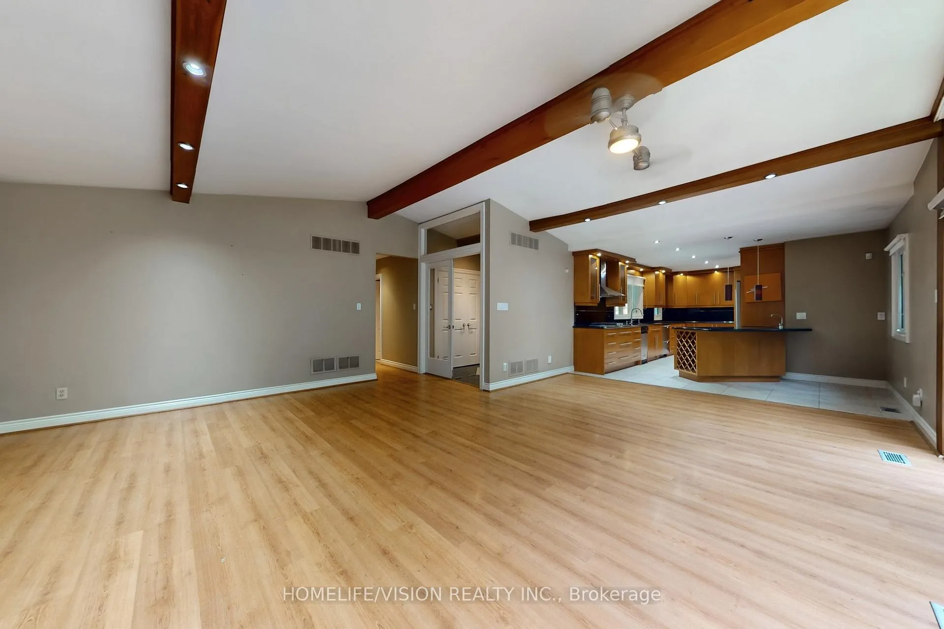 Photo 6 of 135 Patricia Drive, King, King City — HOMEH
