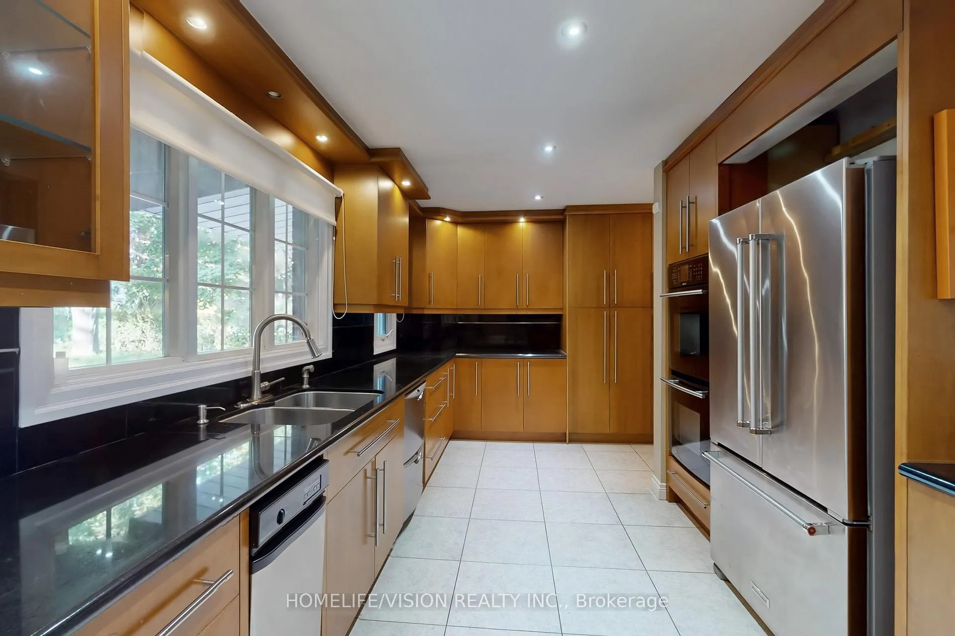 Photo 7 of 135 Patricia Drive, King, King City — HOMEH