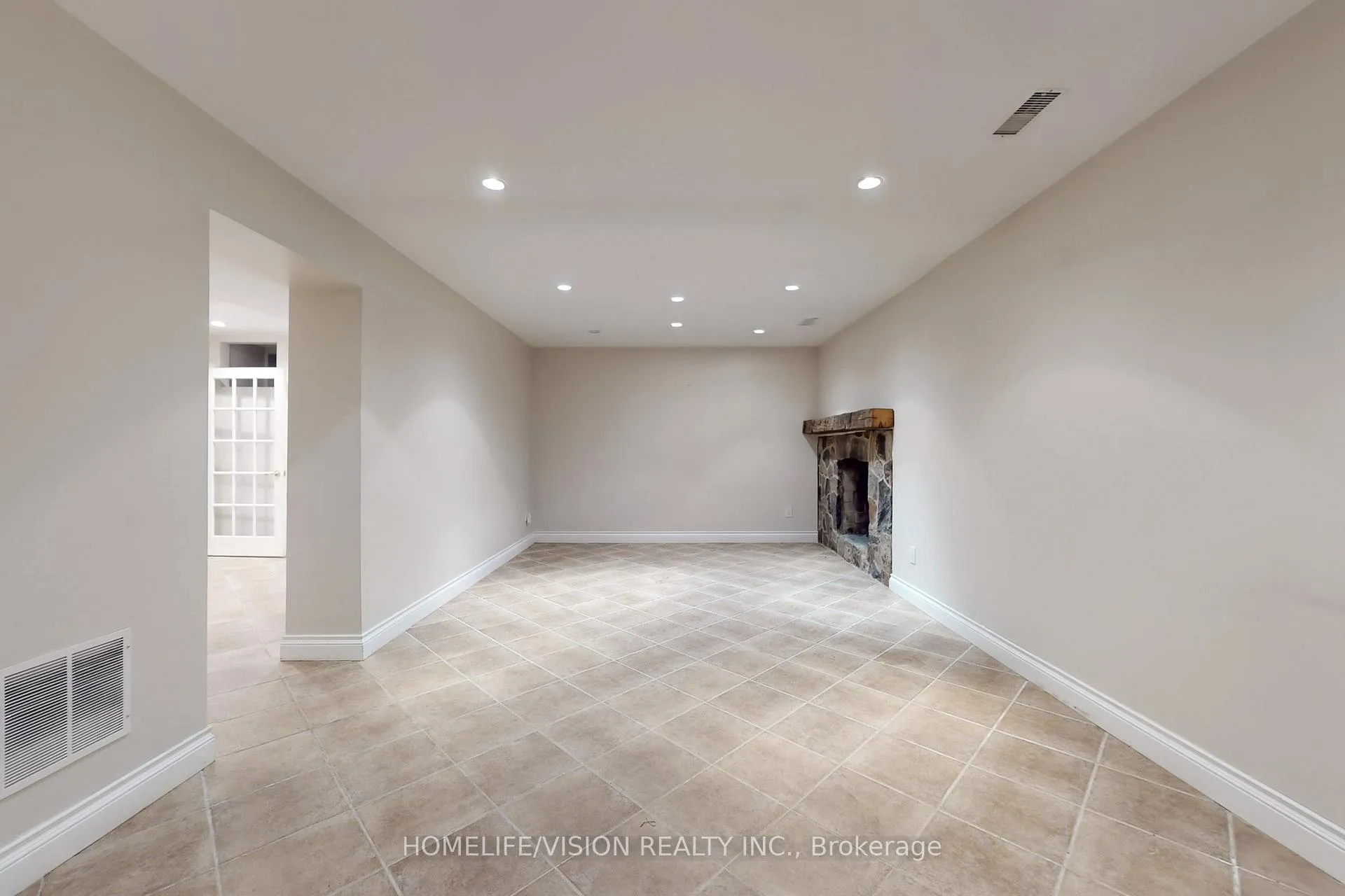 Photo 25 of 135 Patricia Drive, King, King City — HOMEH