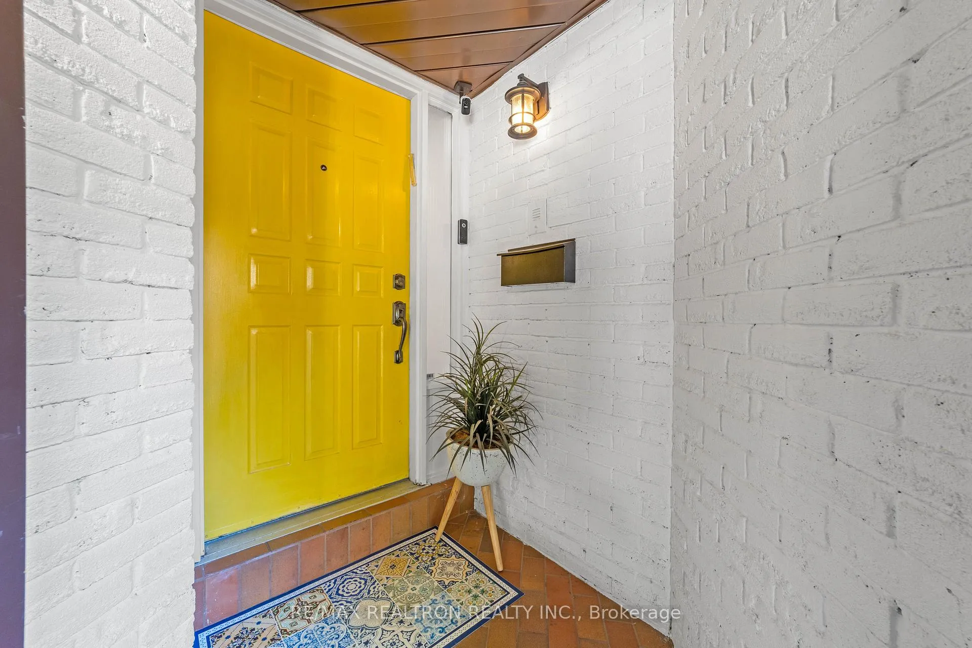 Photo 4 of 42 Peter Andrew Crescent, Vaughan, Brownridge — HOMEH