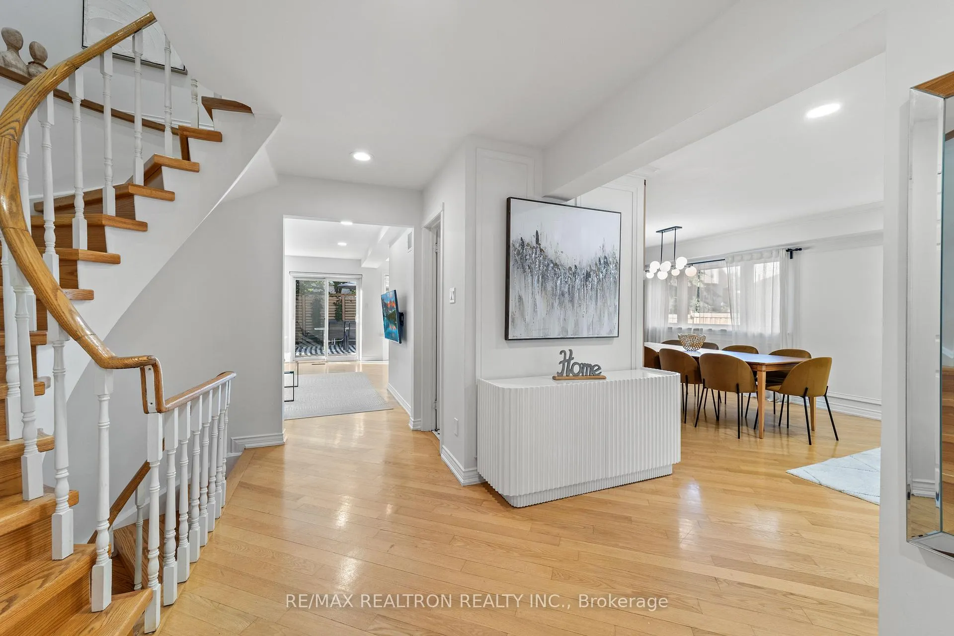 Photo 8 of 42 Peter Andrew Crescent, Vaughan, Brownridge — HOMEH