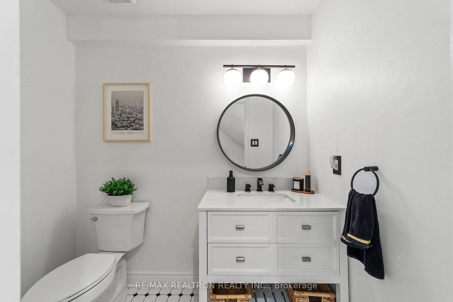 Photo 9 of 42 Peter Andrew Crescent, Vaughan, Brownridge — HOMEH