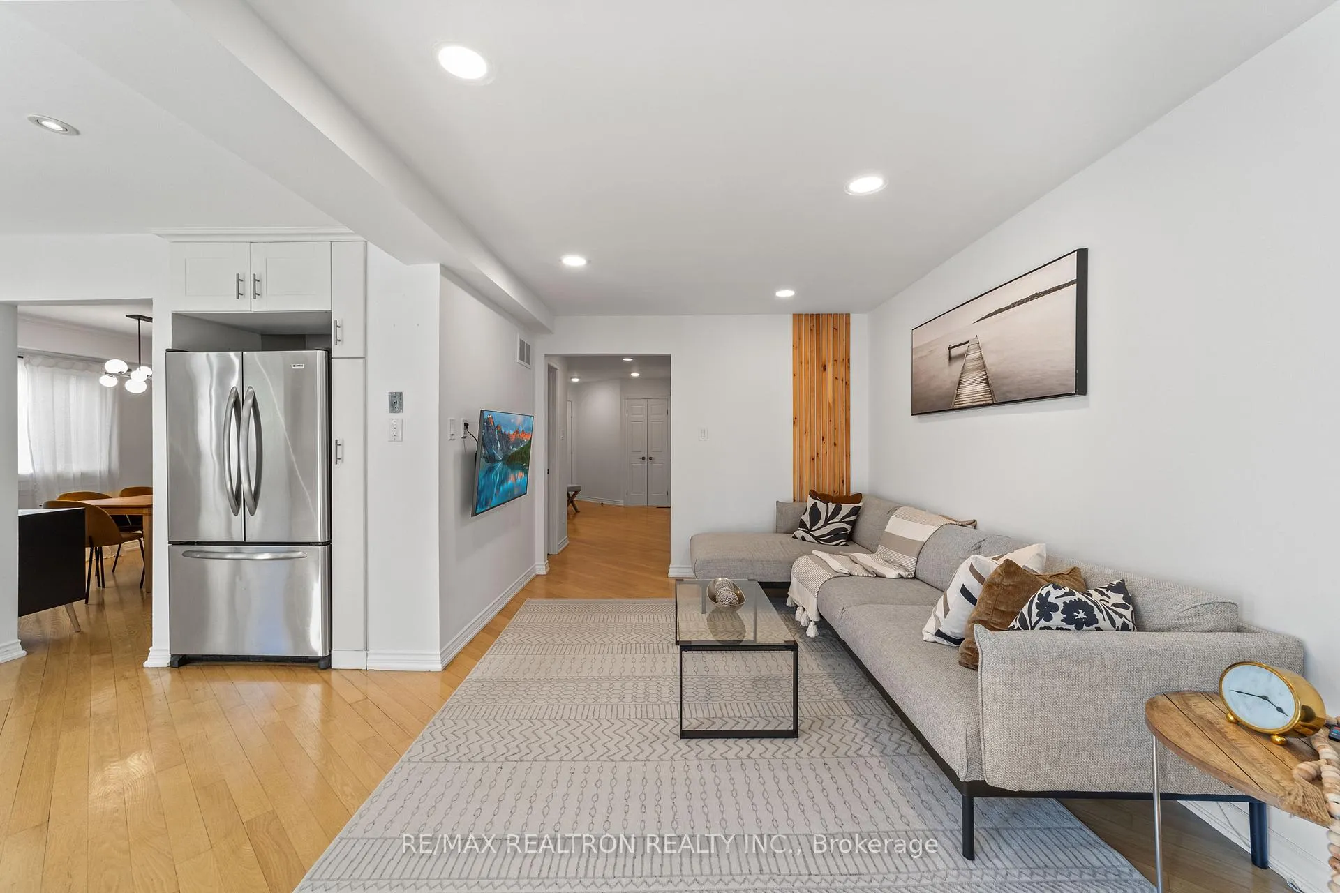 Photo 17 of 42 Peter Andrew Crescent, Vaughan, Brownridge — HOMEH