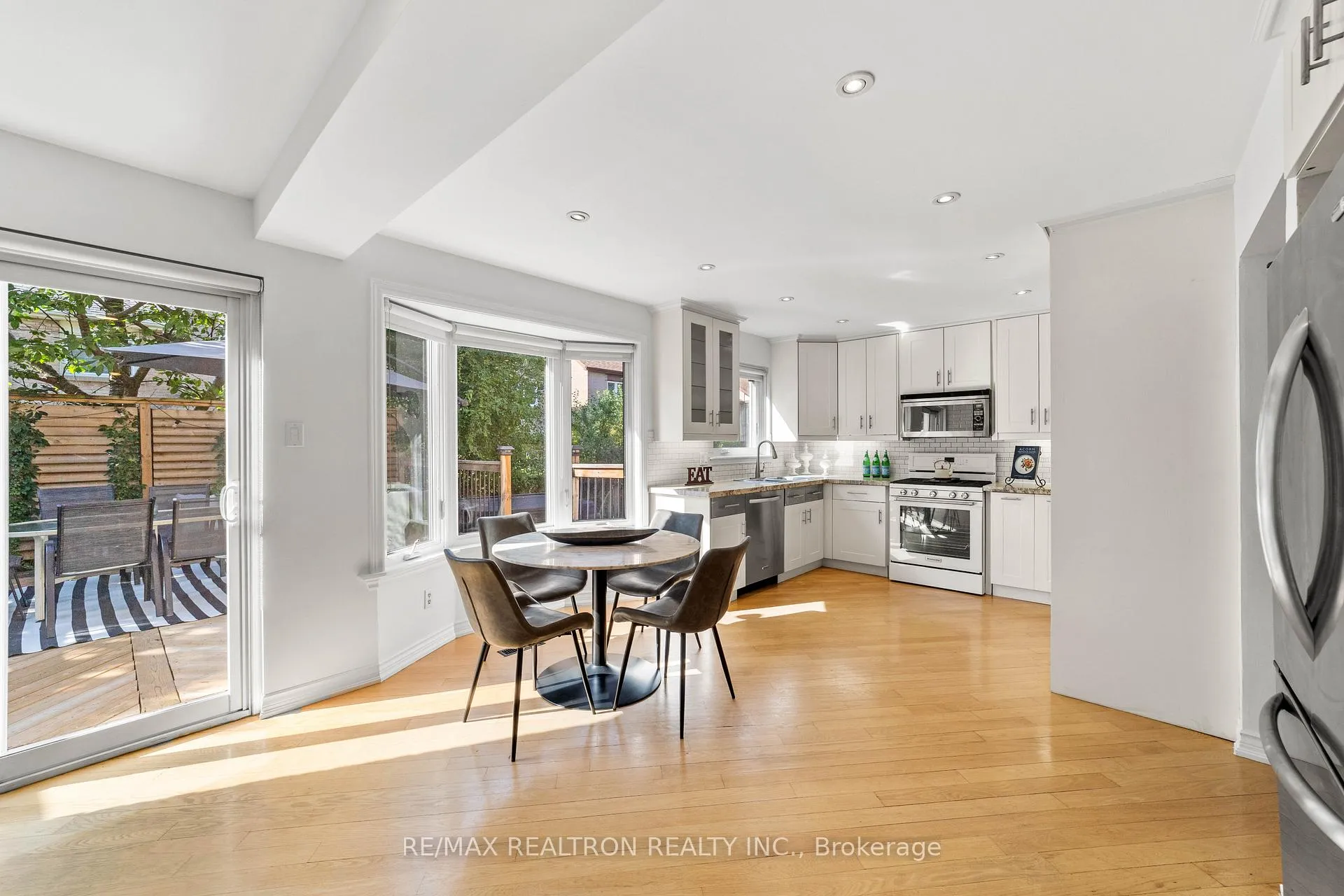 Photo 21 of 42 Peter Andrew Crescent, Vaughan, Brownridge — HOMEH