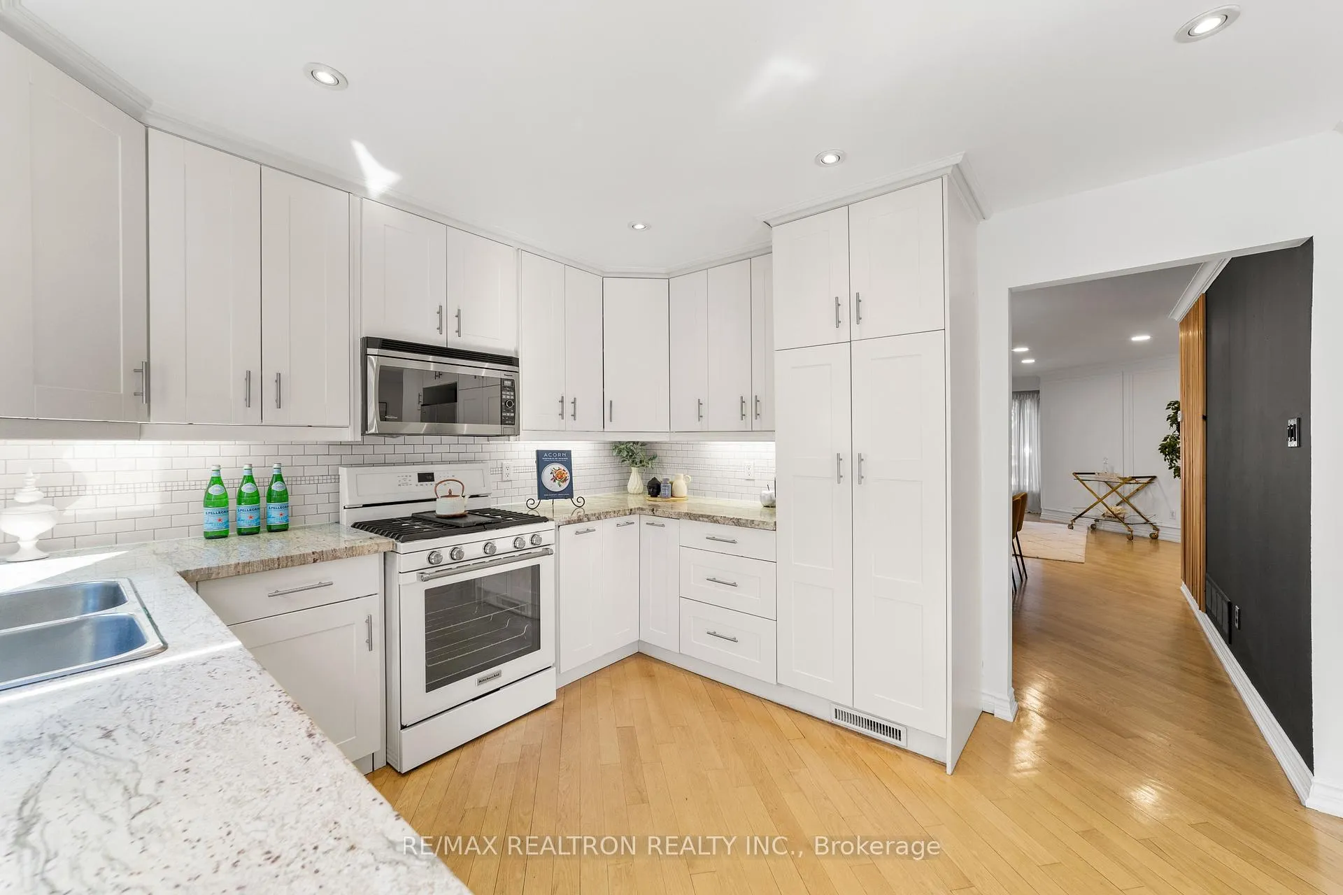 Photo 24 of 42 Peter Andrew Crescent, Vaughan, Brownridge — HOMEH