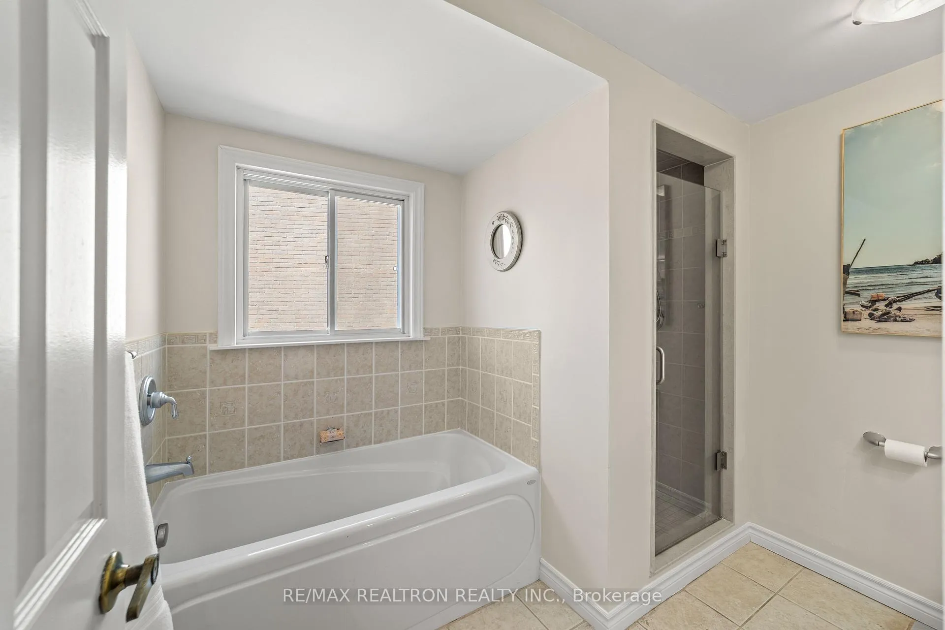 Photo 28 of 42 Peter Andrew Crescent, Vaughan, Brownridge — HOMEH