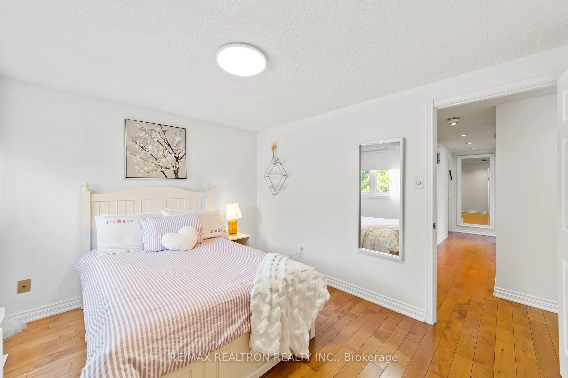 Photo 35 of 42 Peter Andrew Crescent, Vaughan, Brownridge — HOMEH