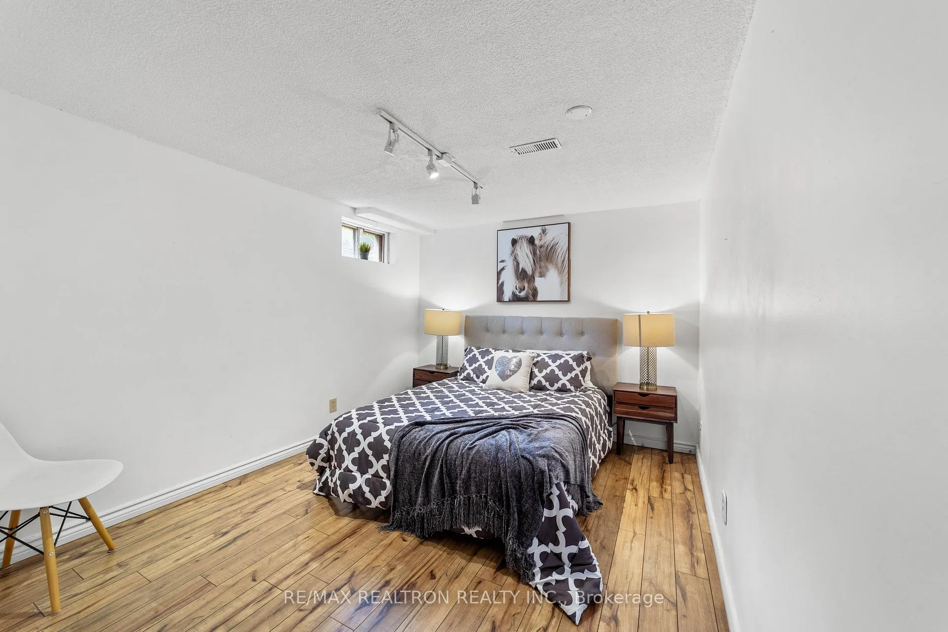 Photo 41 of 42 Peter Andrew Crescent, Vaughan, Brownridge — HOMEH