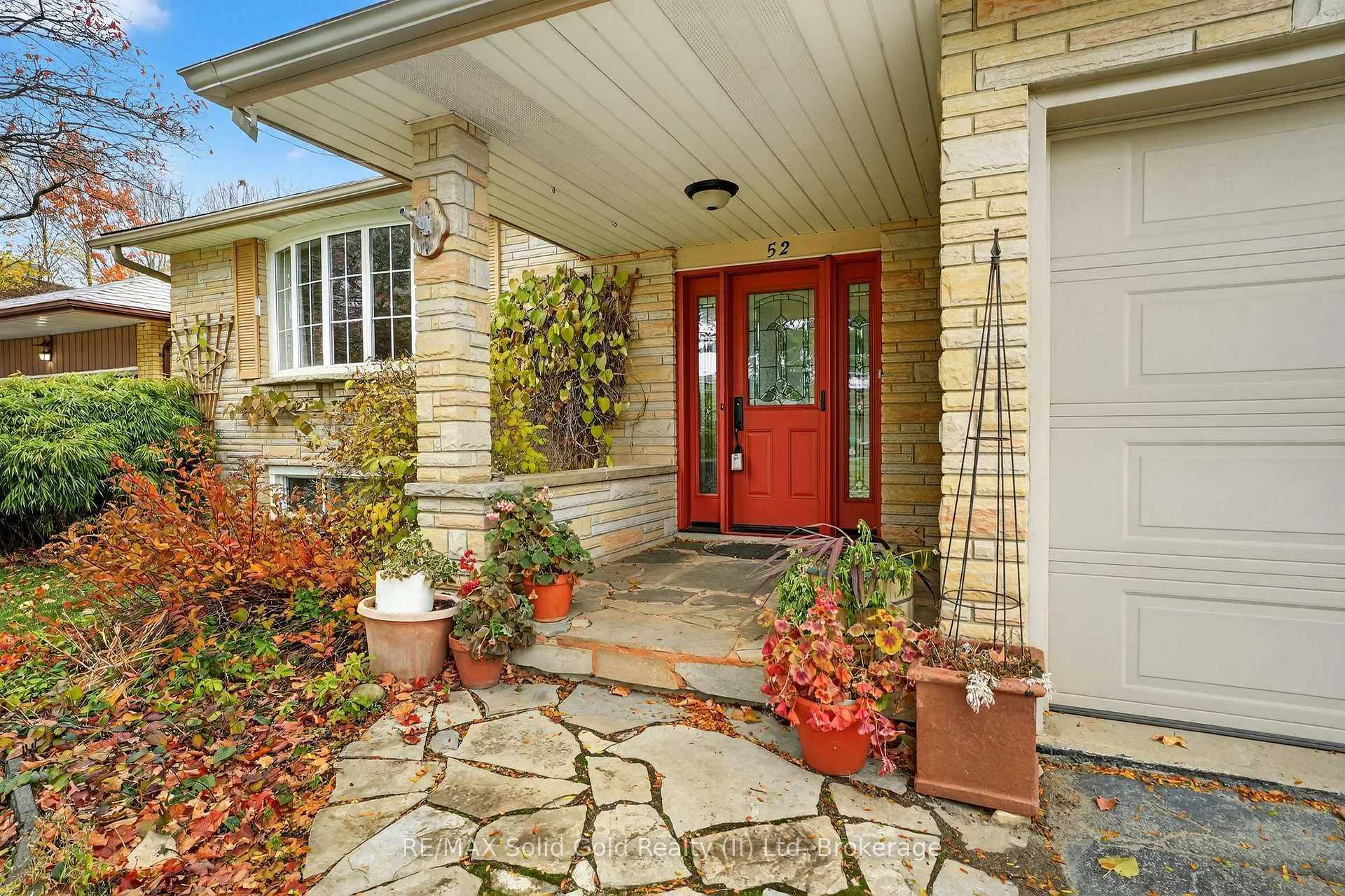 Photo 3 of 52 Wilkins Drive, Kitchener — HOMEH