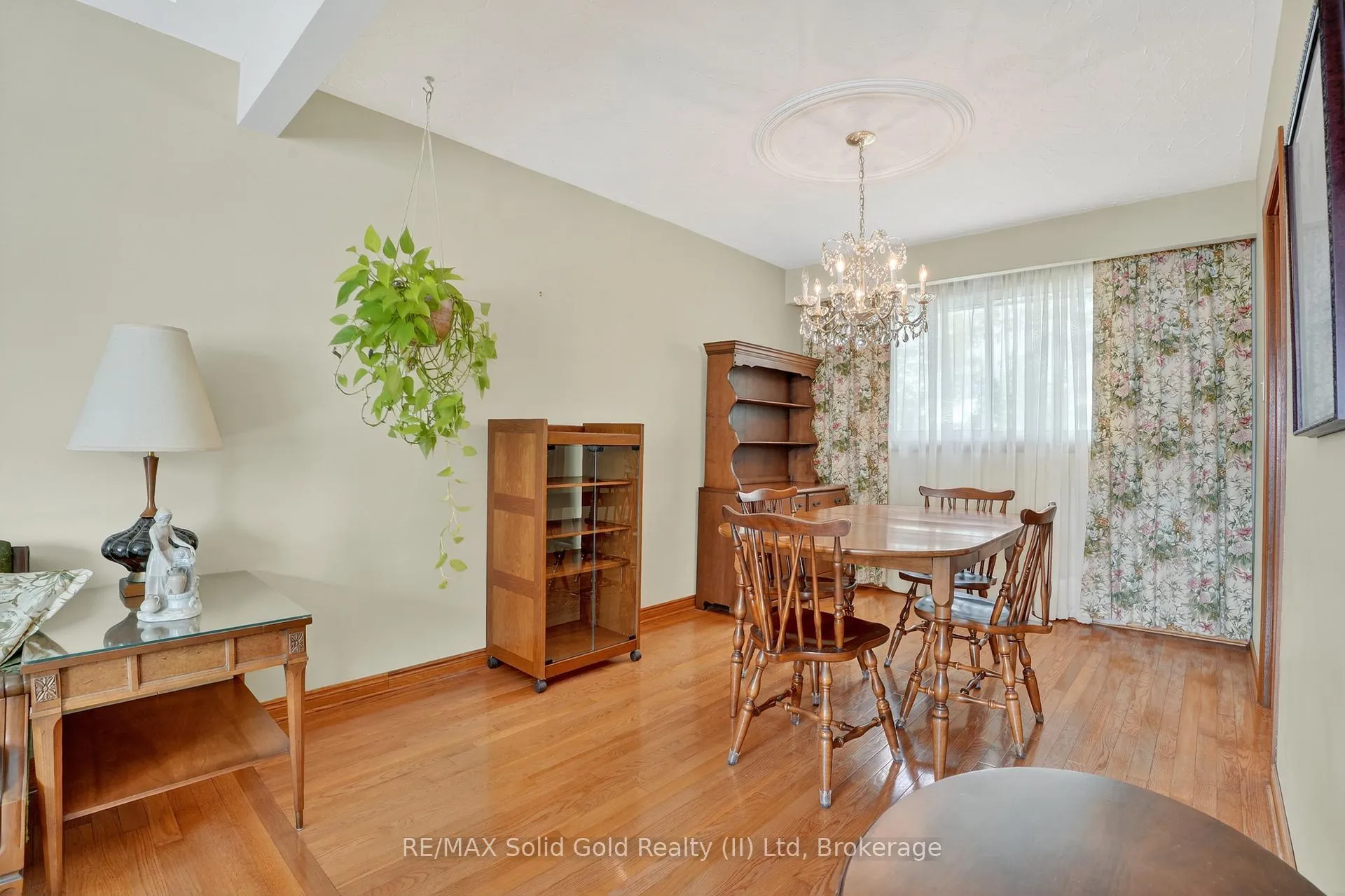 Photo 11 of 52 Wilkins Drive, Kitchener — HOMEH