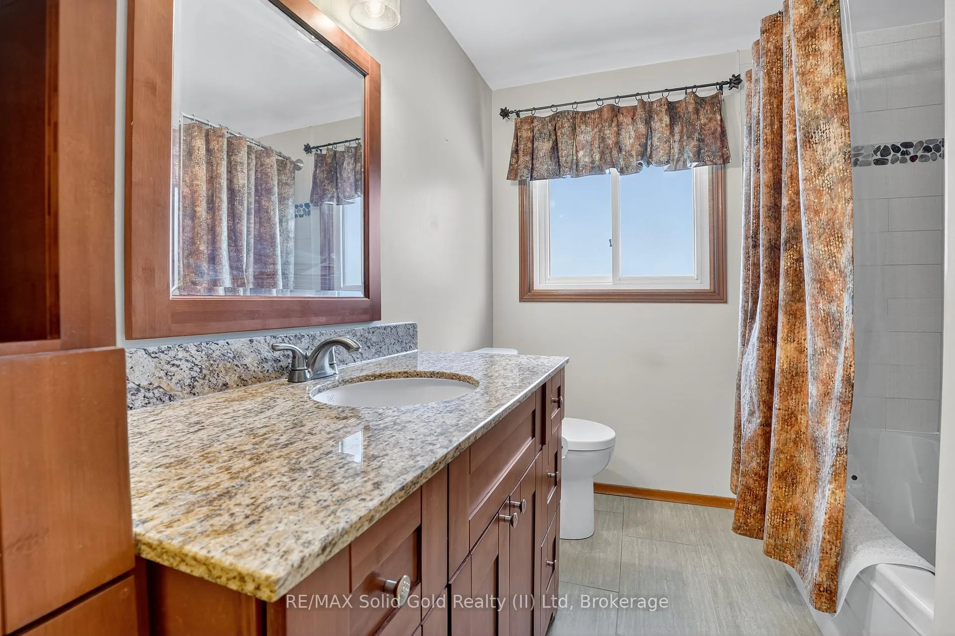 Photo 26 of 52 Wilkins Drive, Kitchener — HOMEH