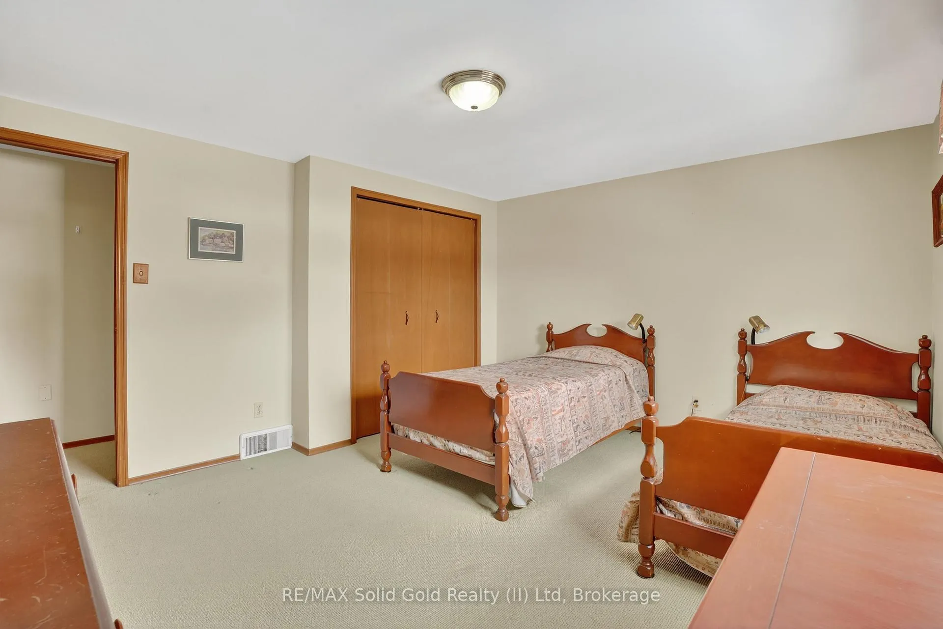 Photo 36 of 52 Wilkins Drive, Kitchener — HOMEH