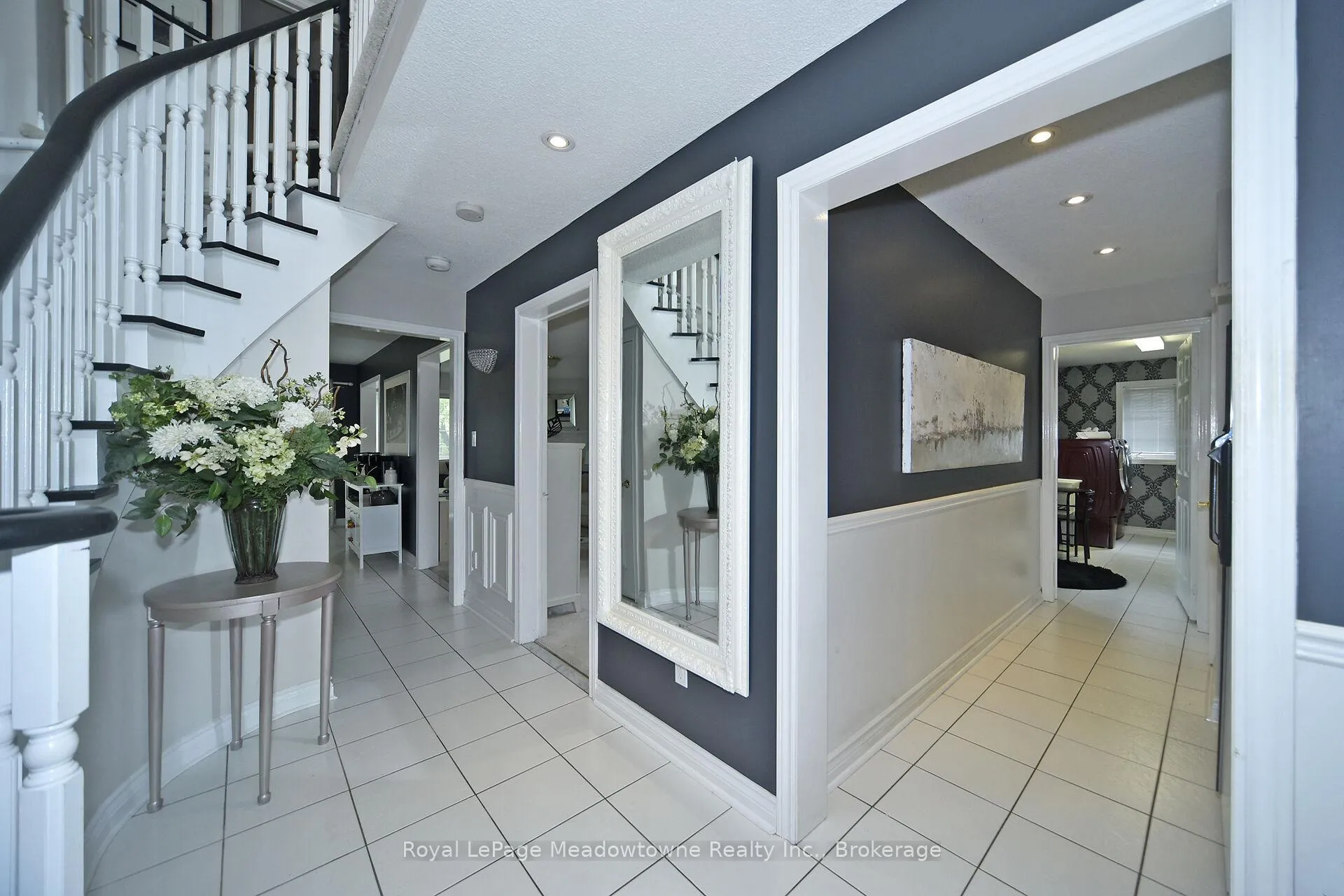 Photo 4 of 30 Millrun Crescent N, Vaughan, Islington Woods — HOMEH