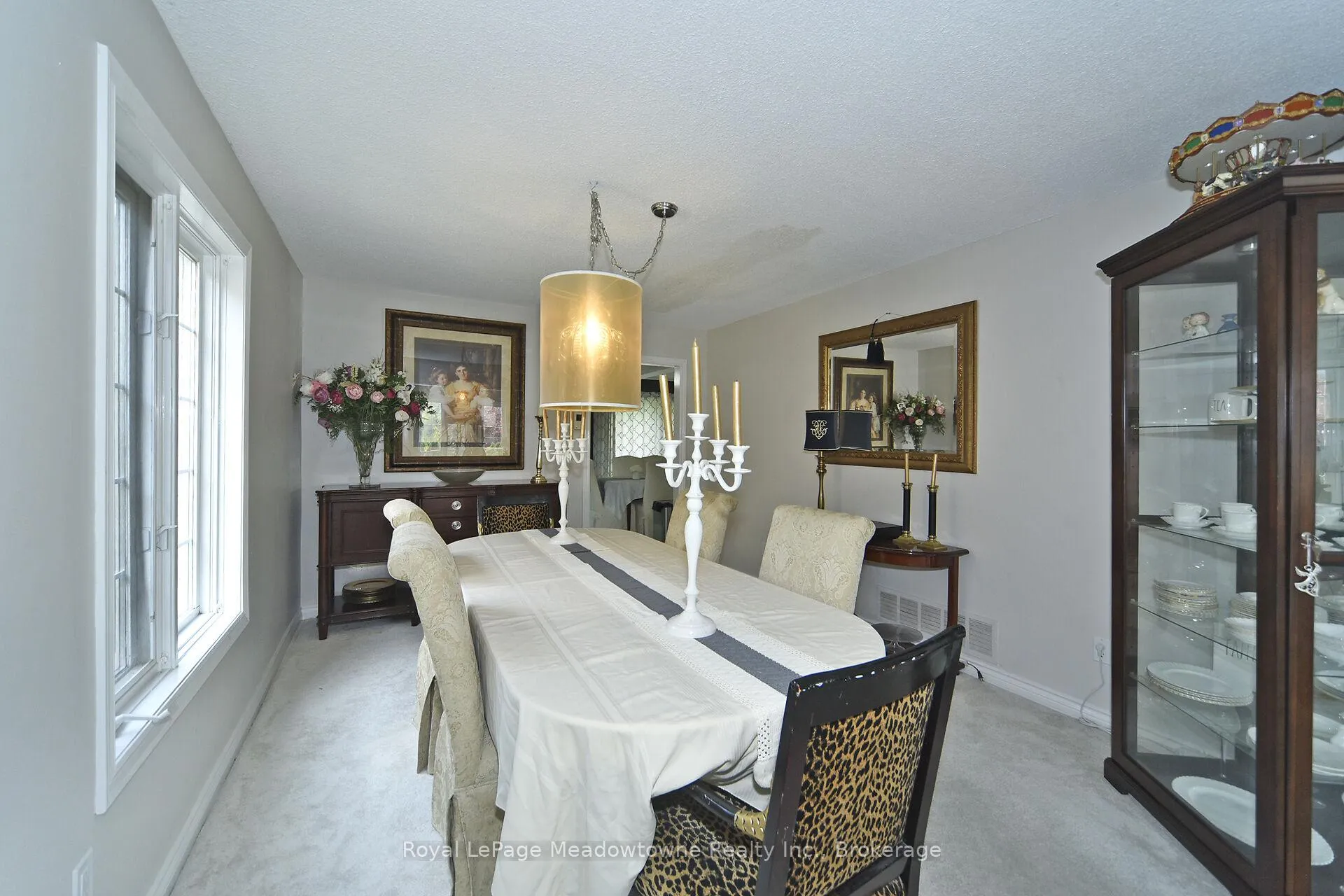 Photo 7 of 30 Millrun Crescent N, Vaughan, Islington Woods — HOMEH